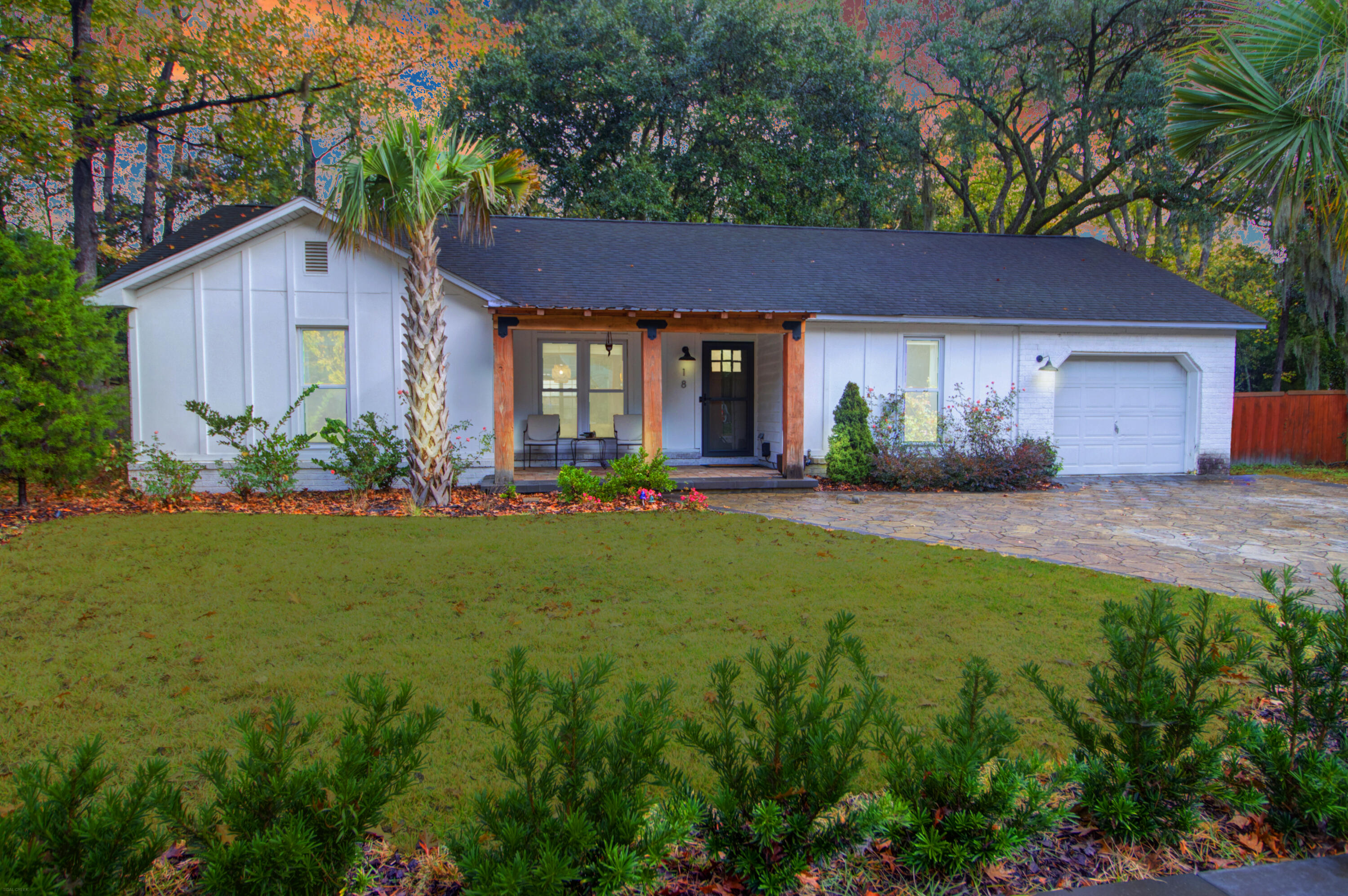 18 Hillcreek Boulevard