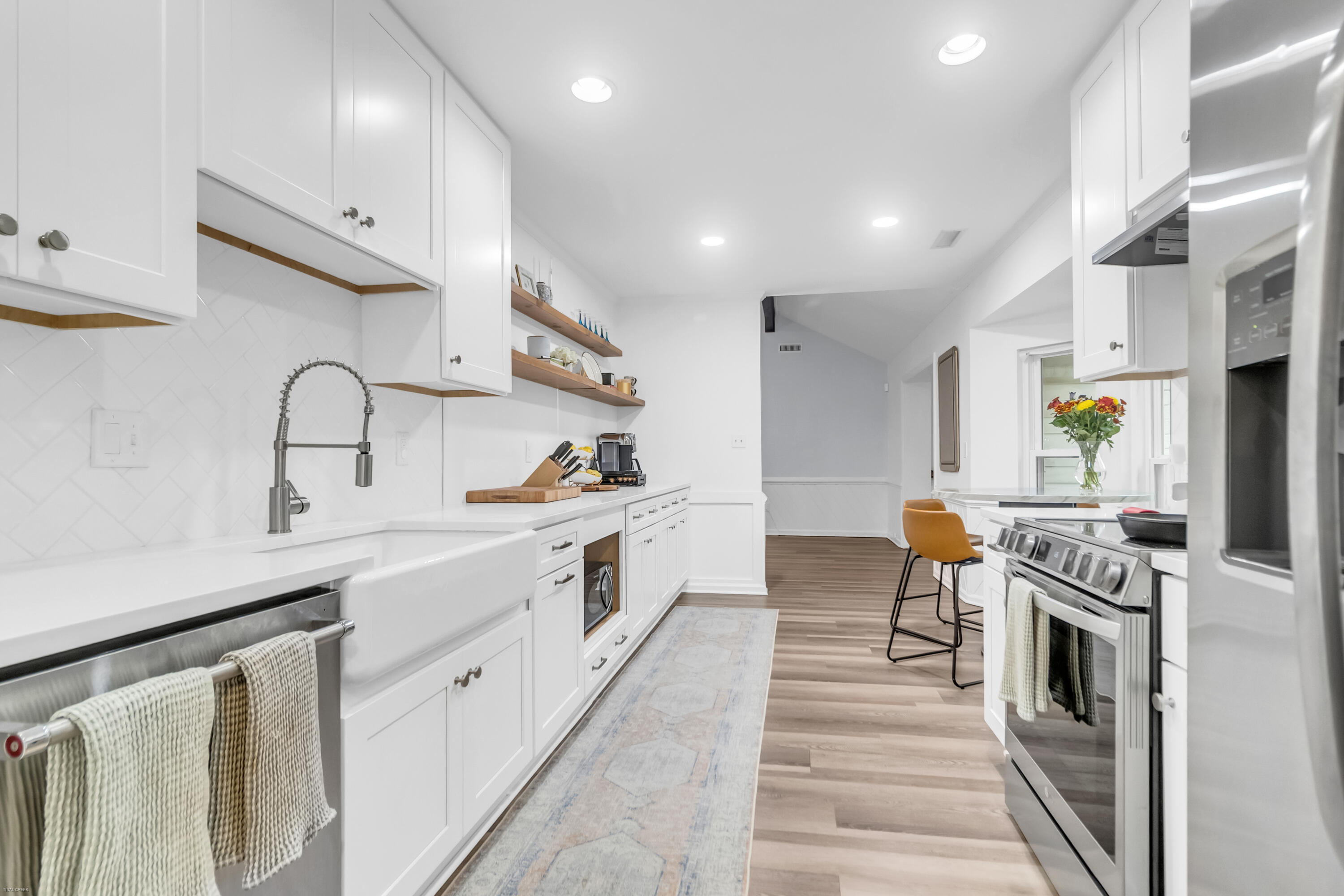 18 Hillcreek Boulevard