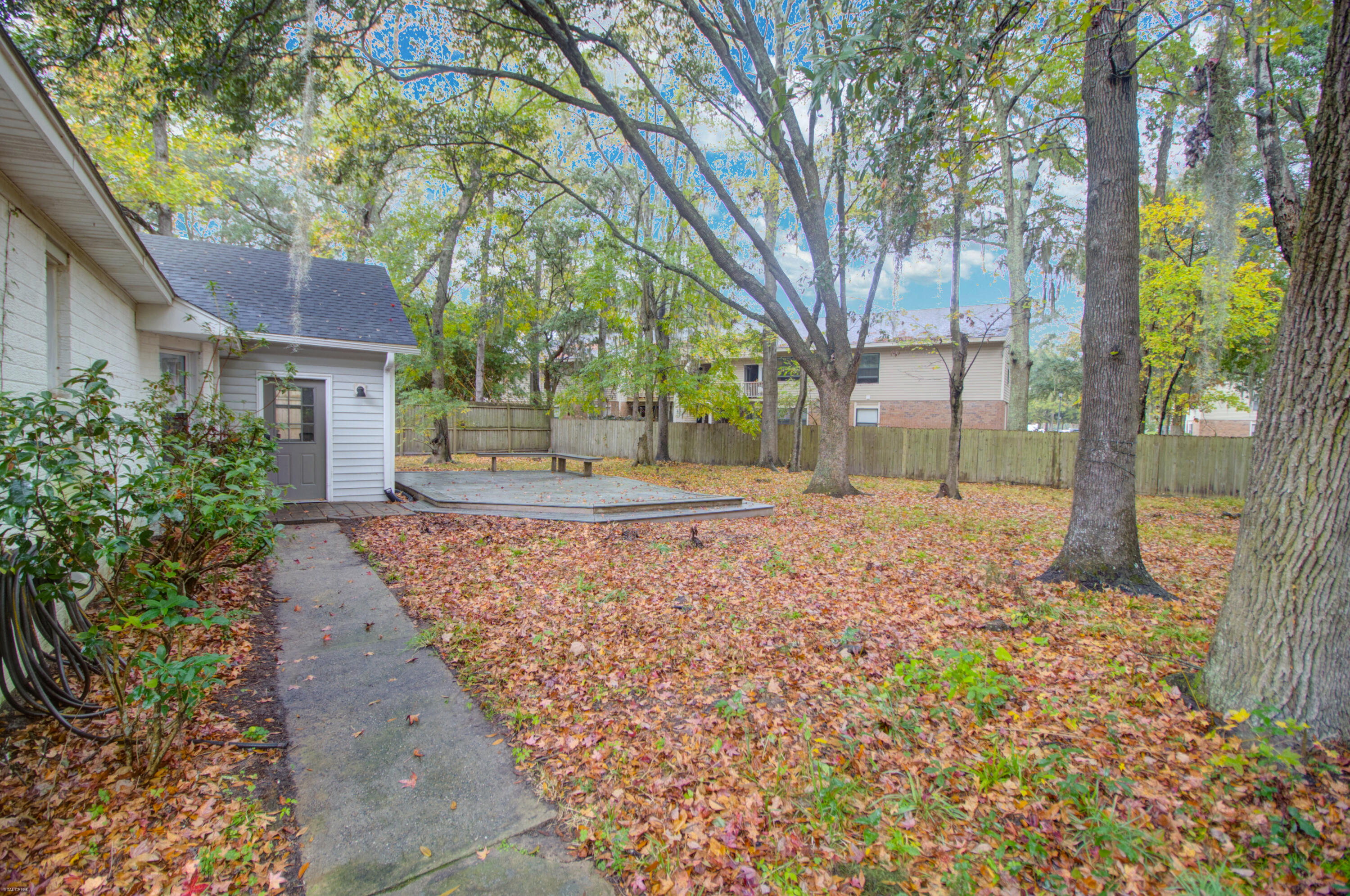 18 Hillcreek Boulevard