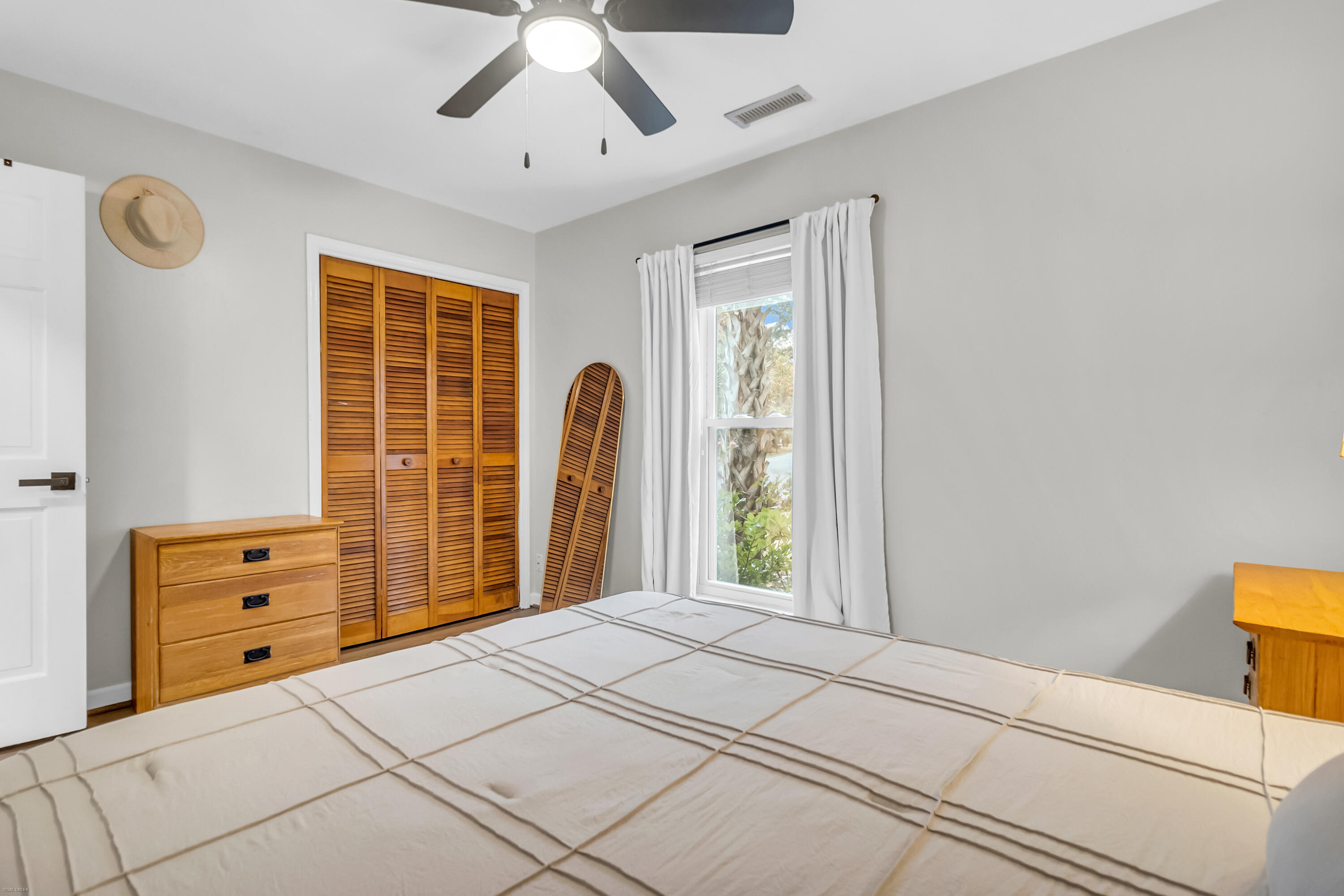 18 Hillcreek Boulevard