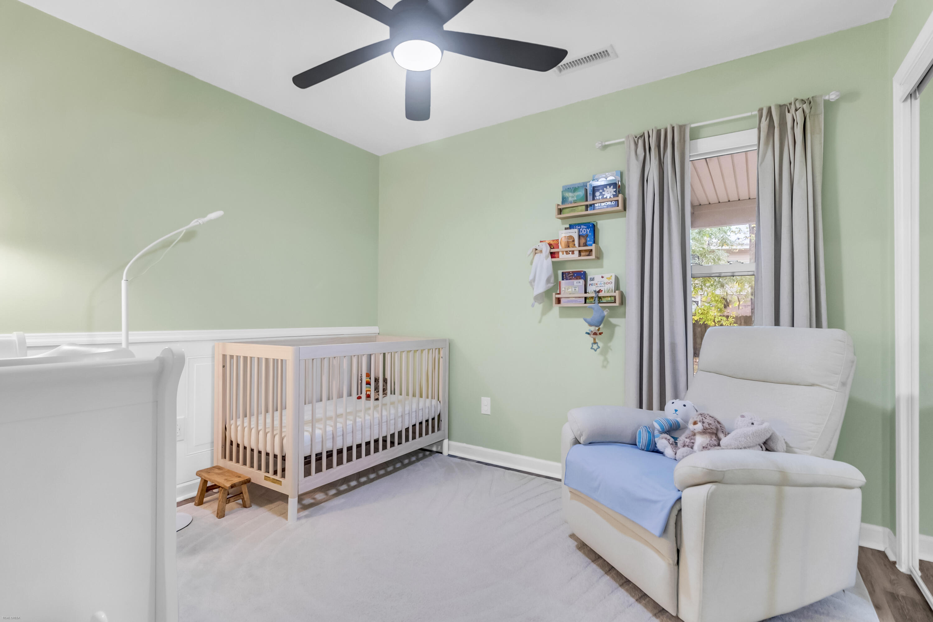 18 Hillcreek Boulevard