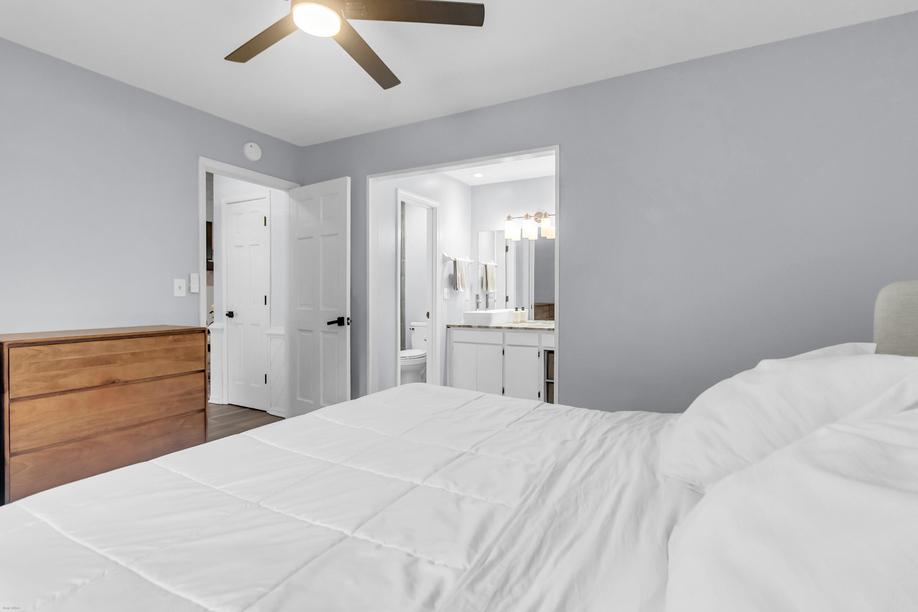 18 Hillcreek Boulevard