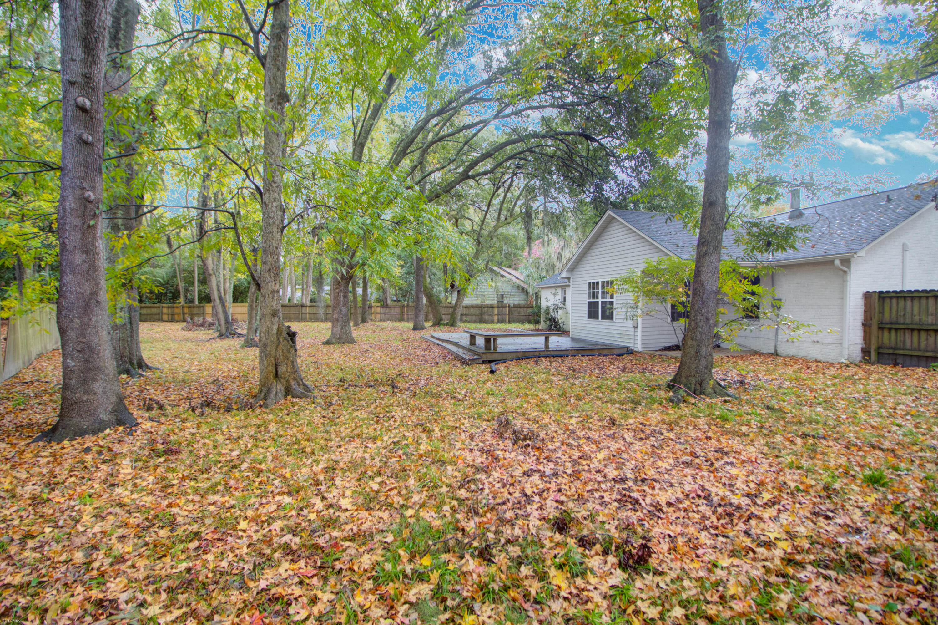 18 Hillcreek Boulevard