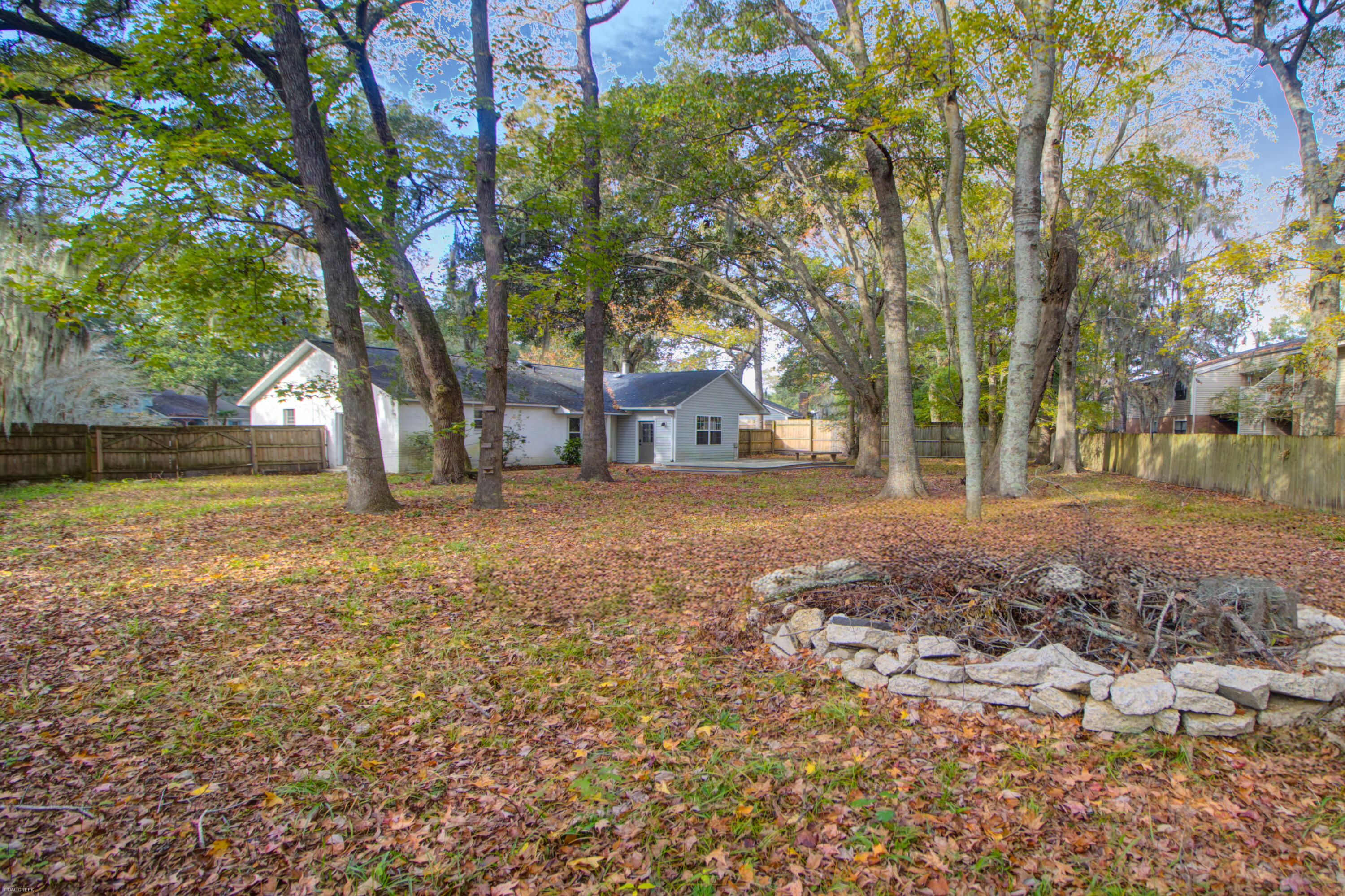 18 Hillcreek Boulevard