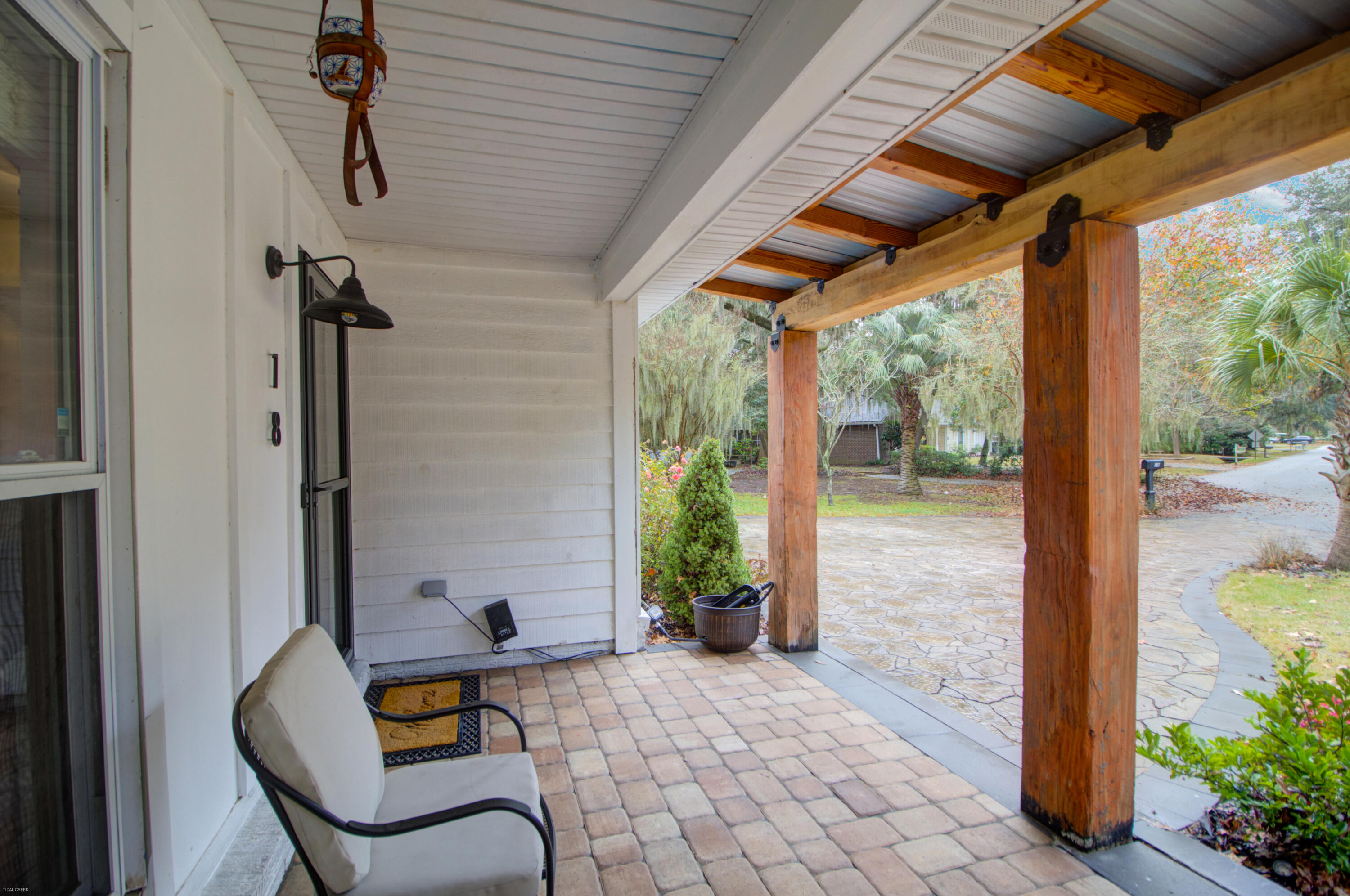 18 Hillcreek Boulevard