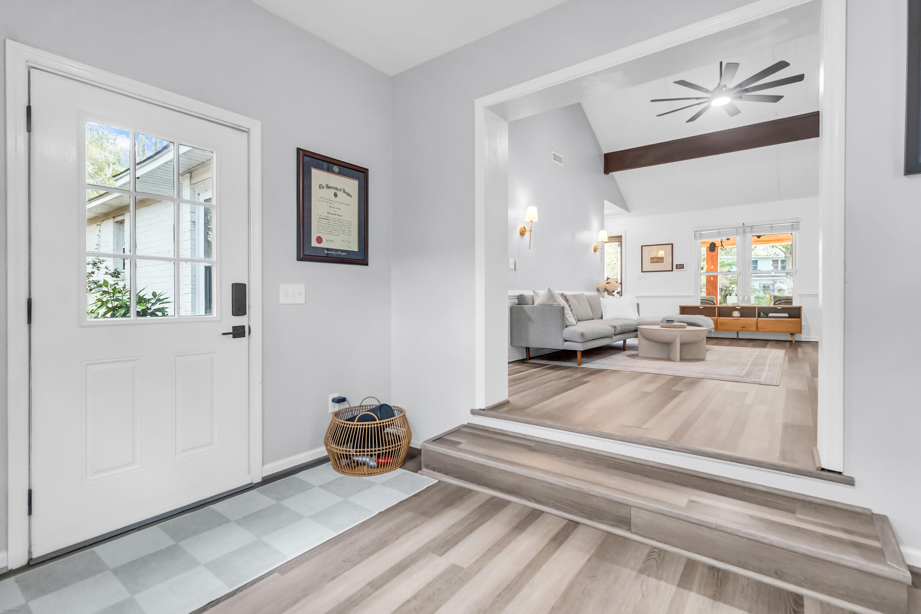 18 Hillcreek Boulevard