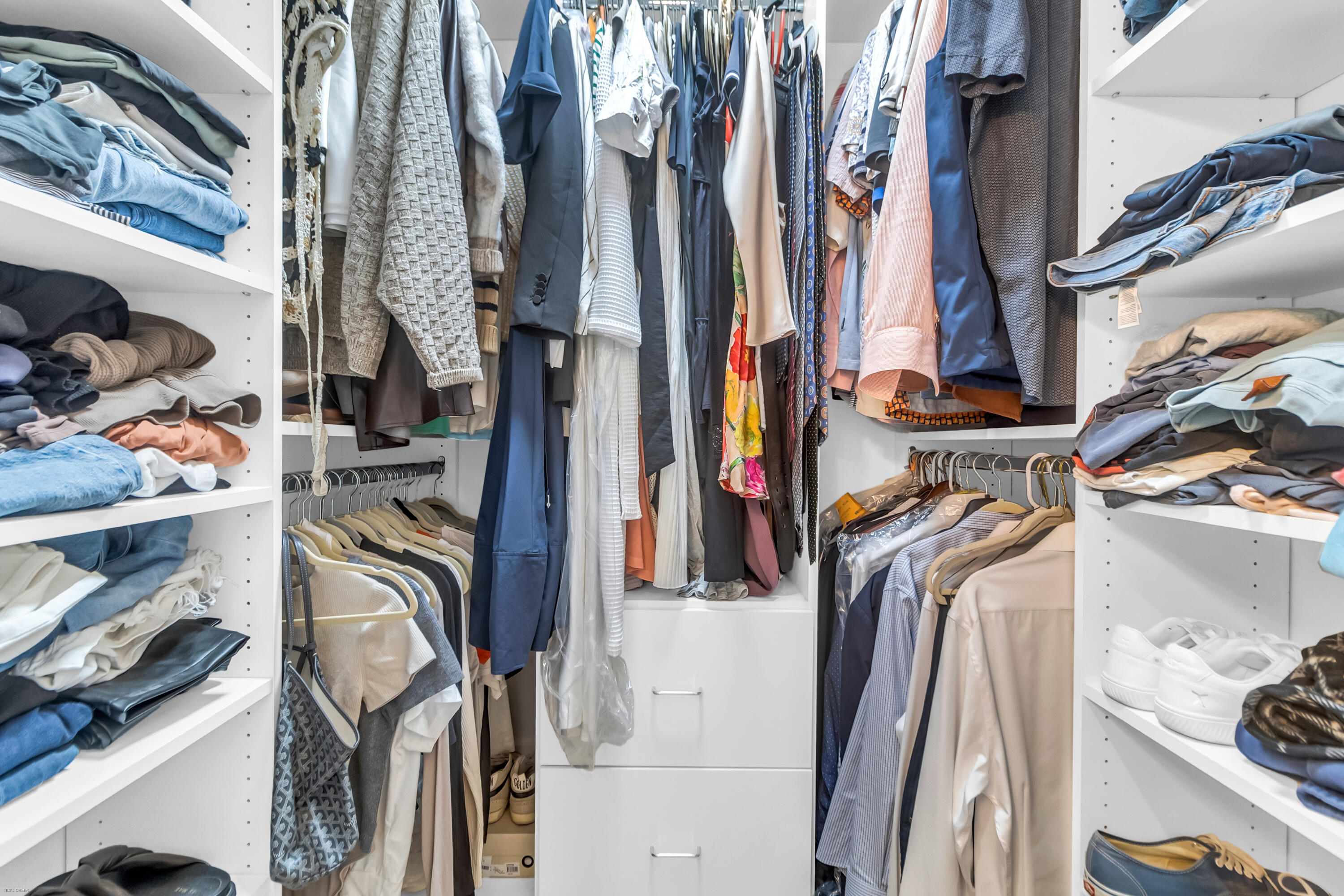 18 Hillcreek Boulevard