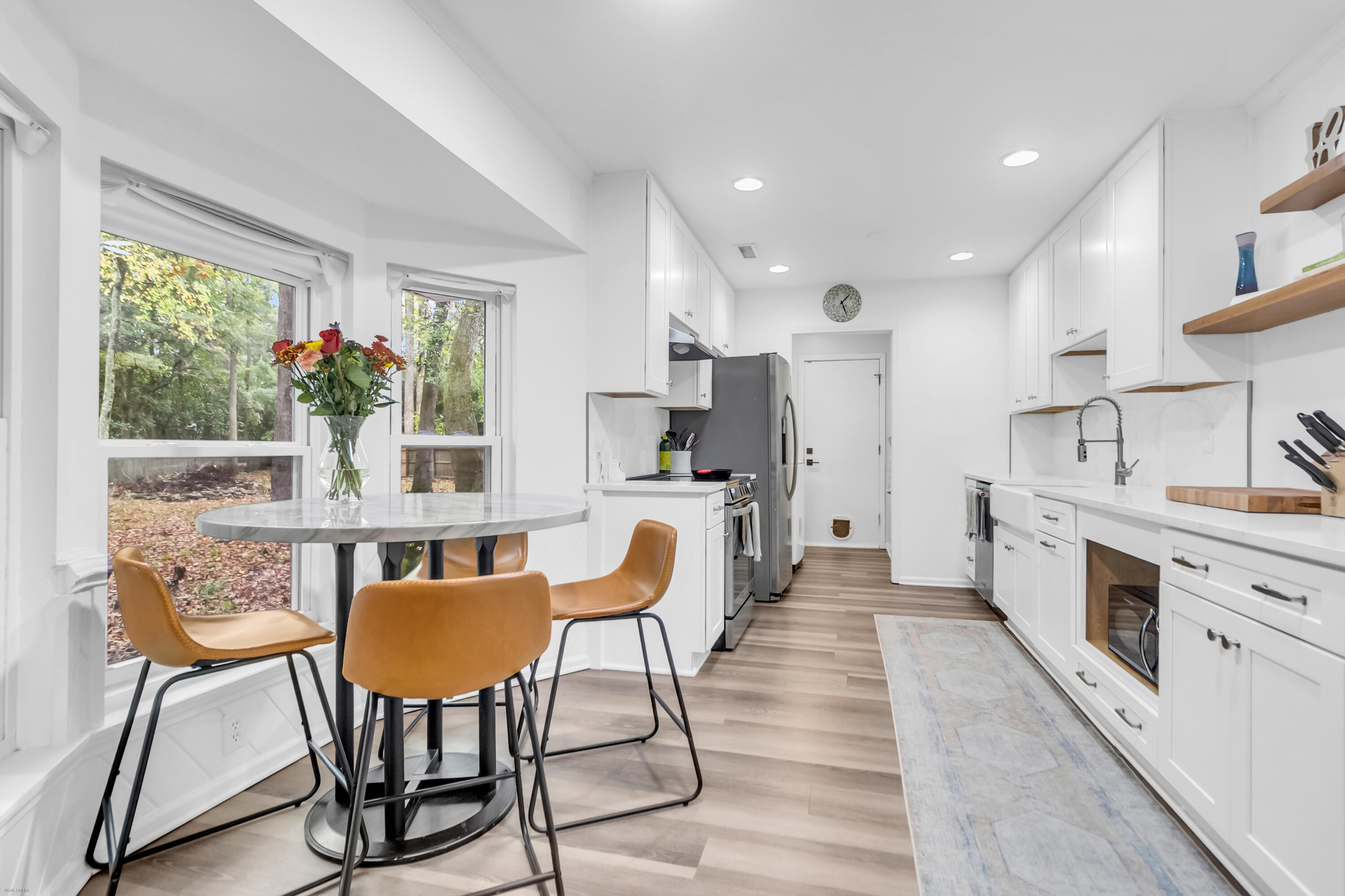 18 Hillcreek Boulevard