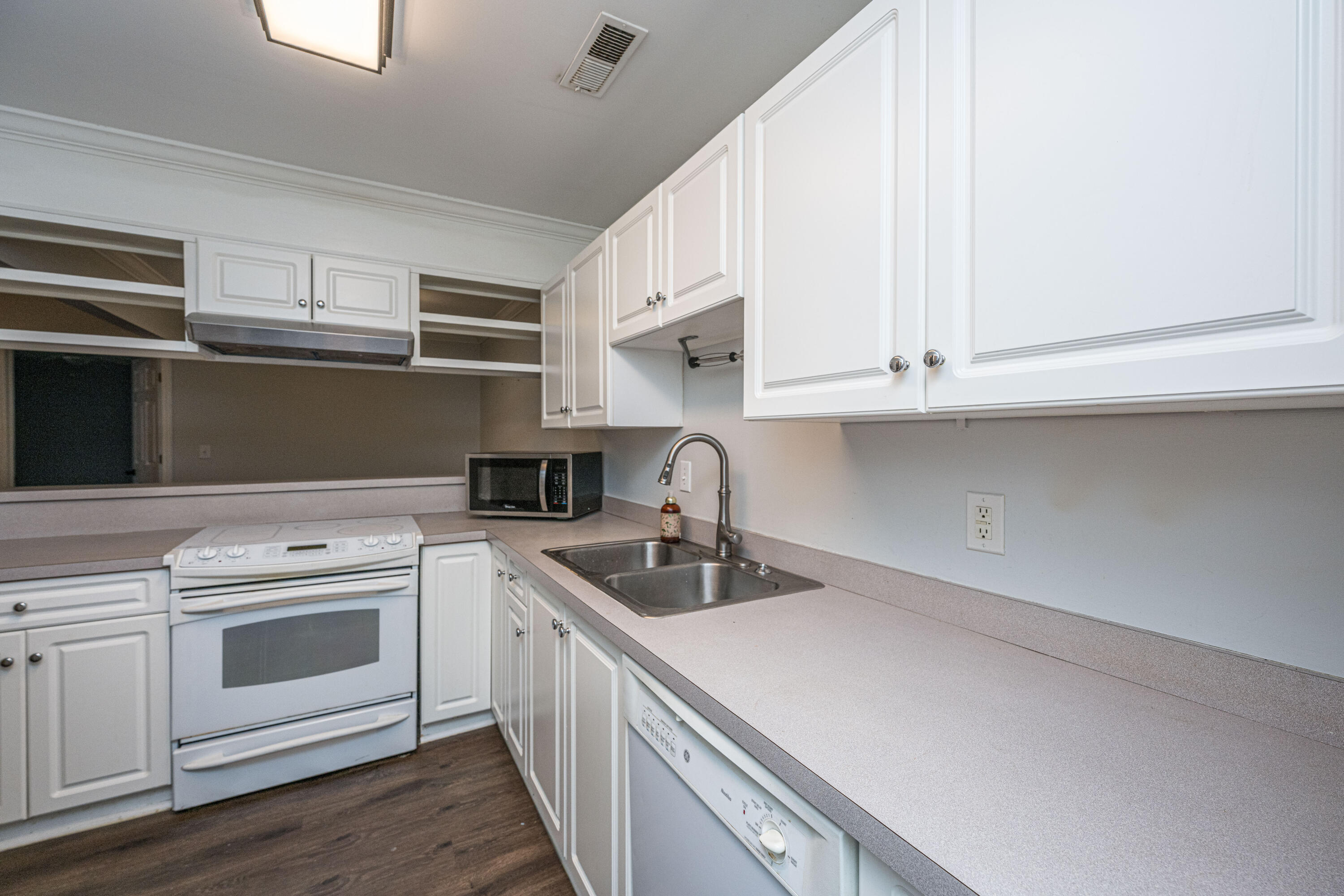 940 E Estates Boulevard # 3g