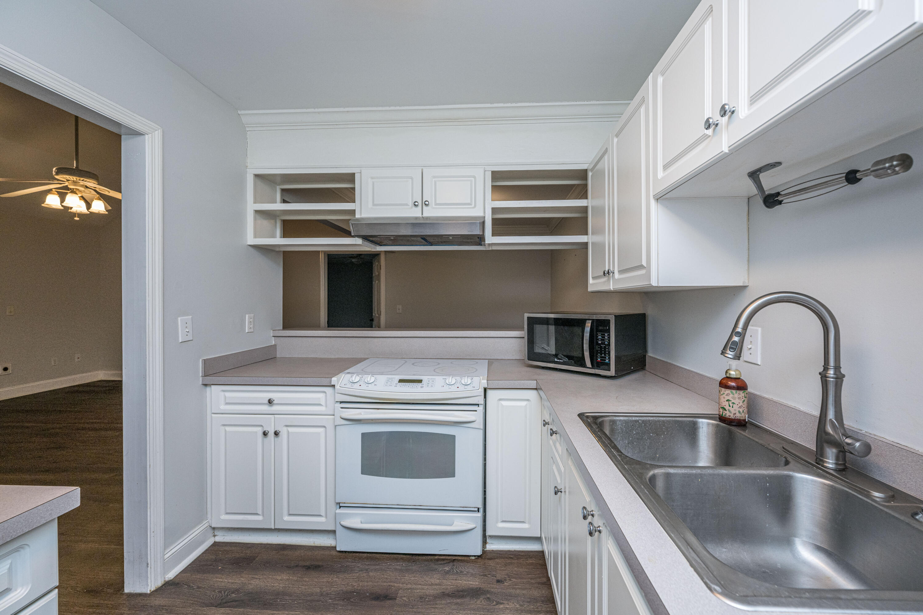 940 E Estates Boulevard # 3g