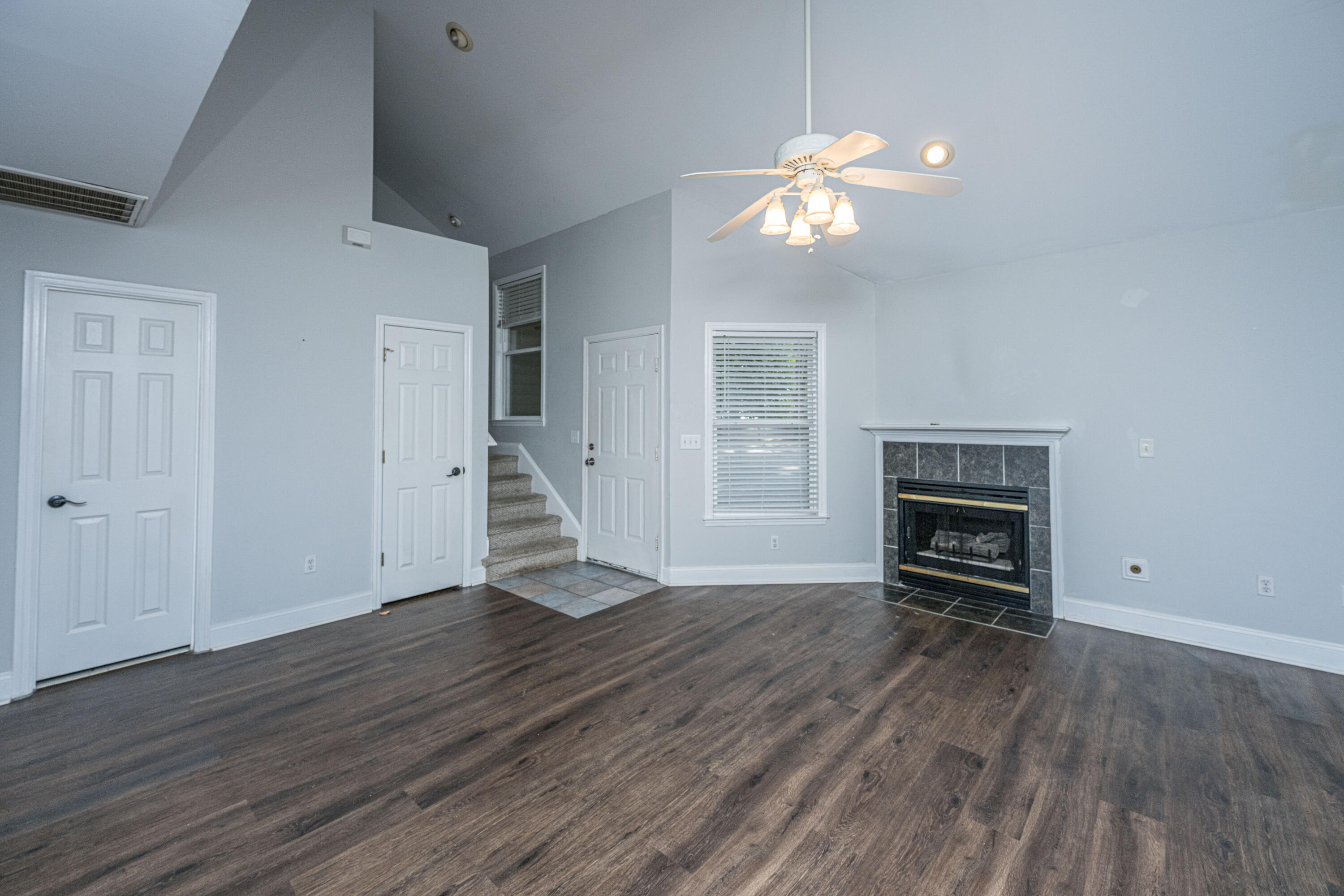 940 E Estates Boulevard # 3g