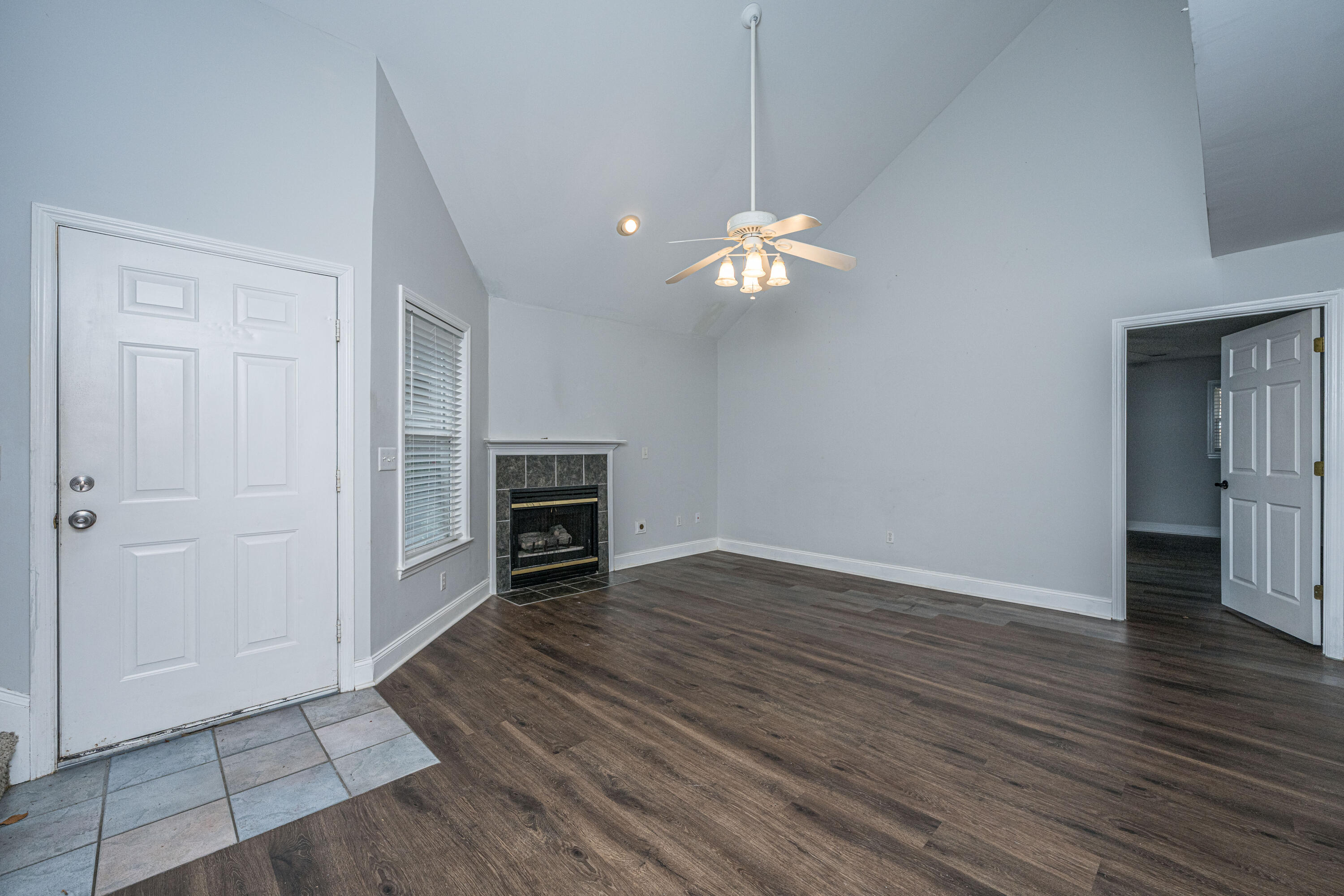 940 E Estates Boulevard # 3g