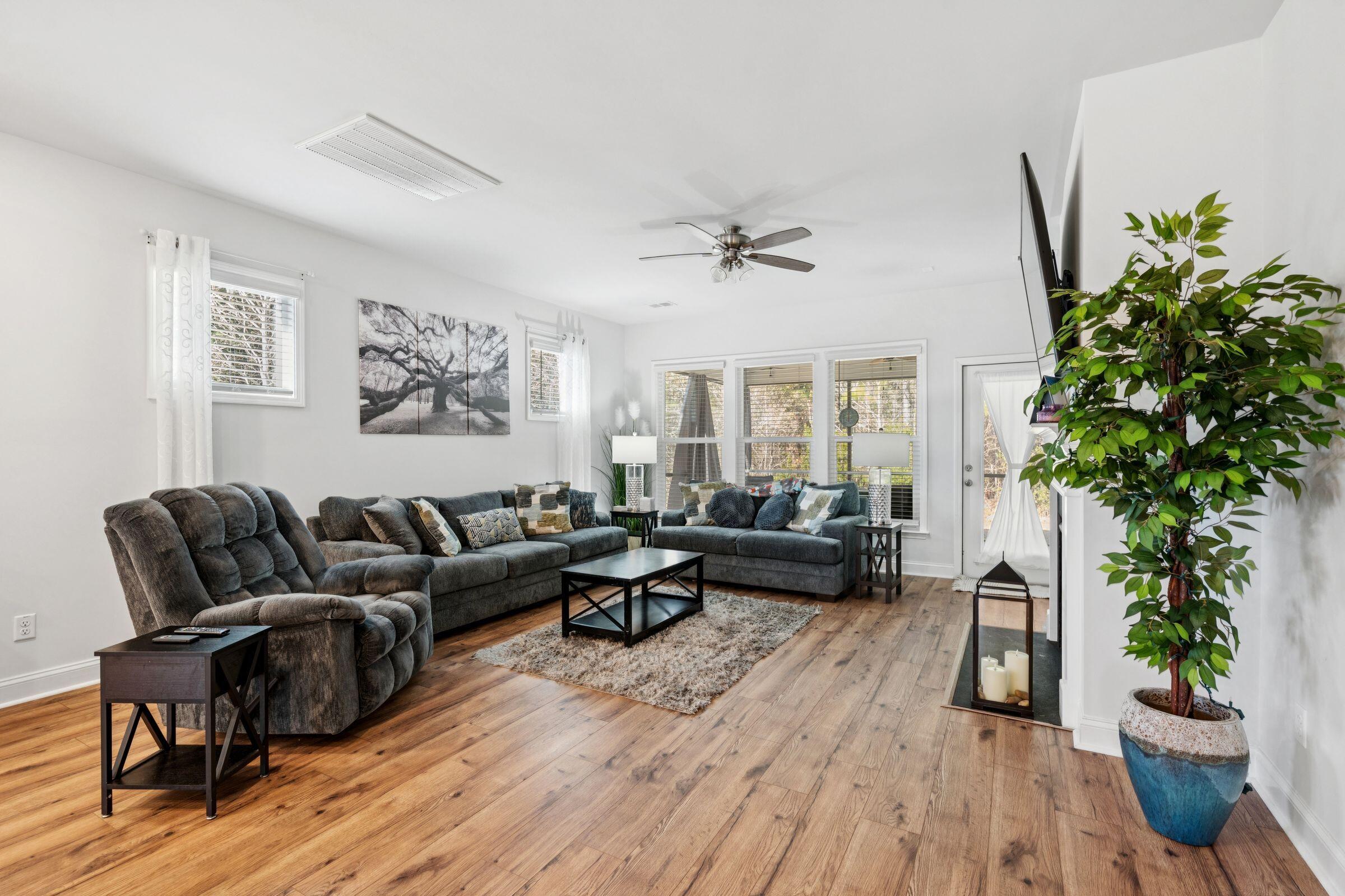 5033 Lady Bird Alley