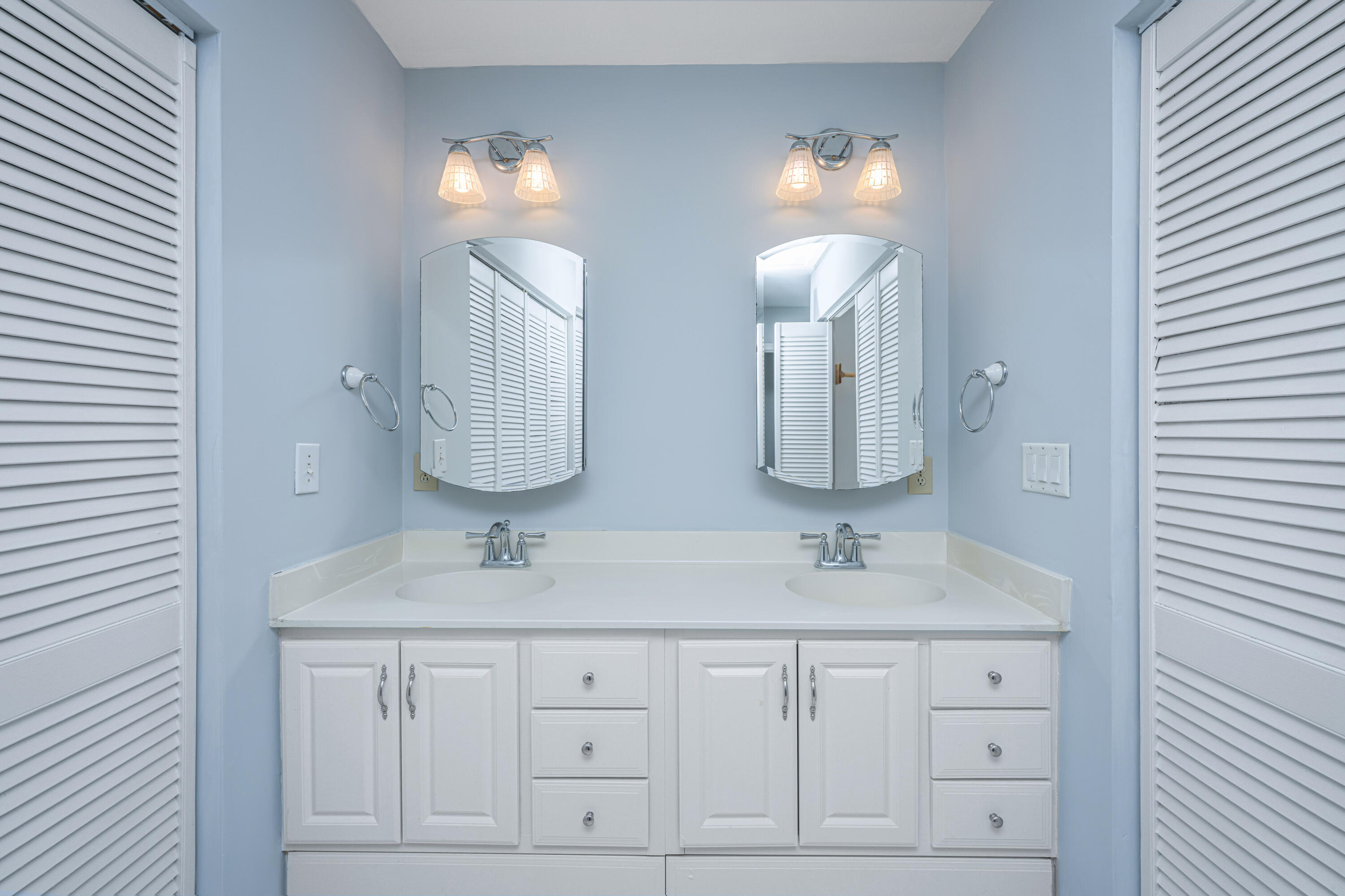 242 Little Oak Island Drive