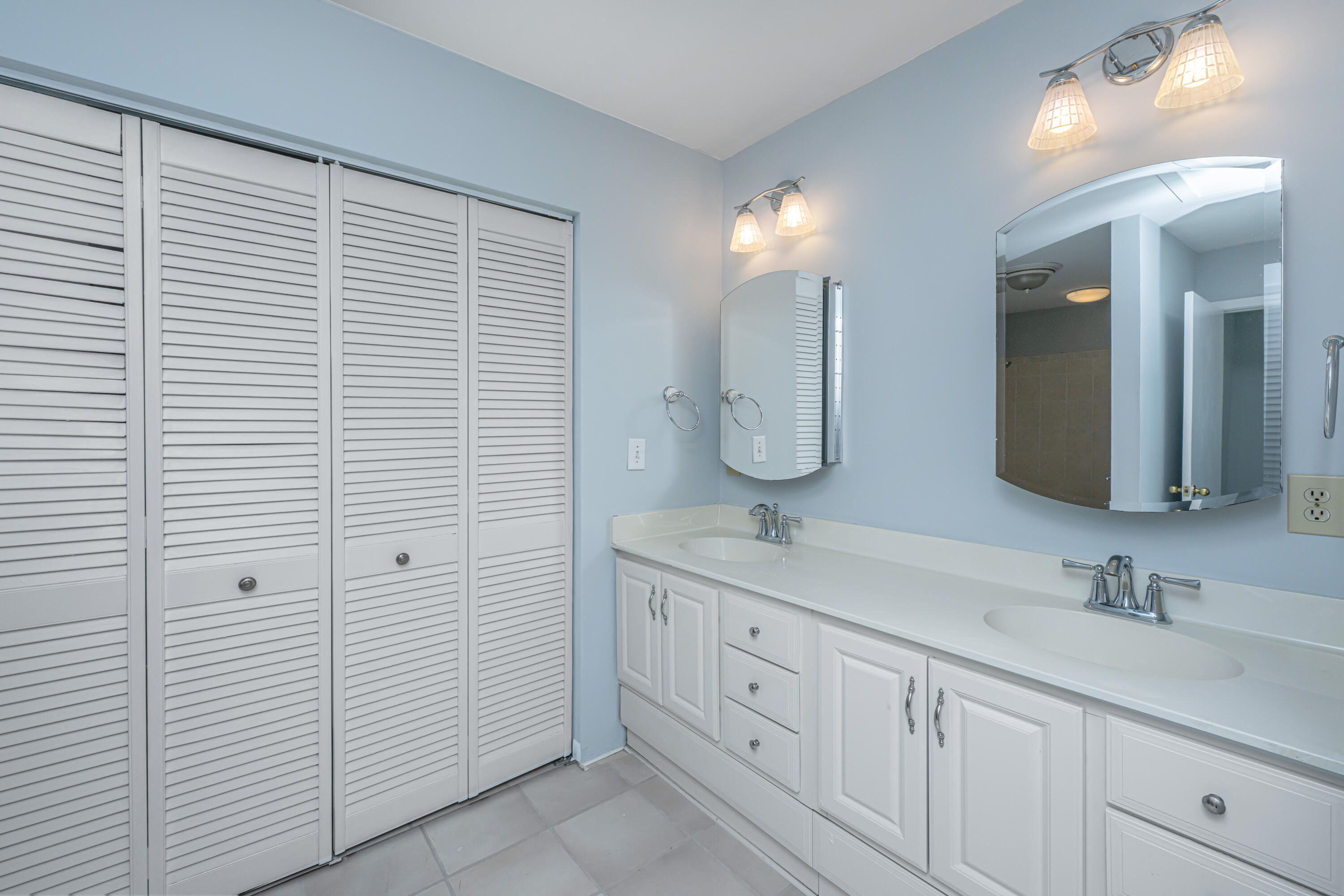 242 Little Oak Island Drive