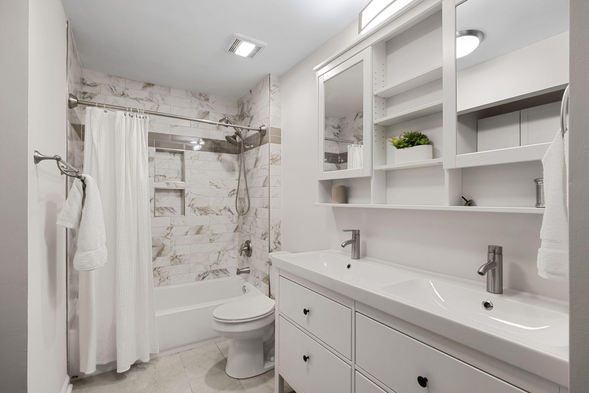 1490 Diamond Boulevard