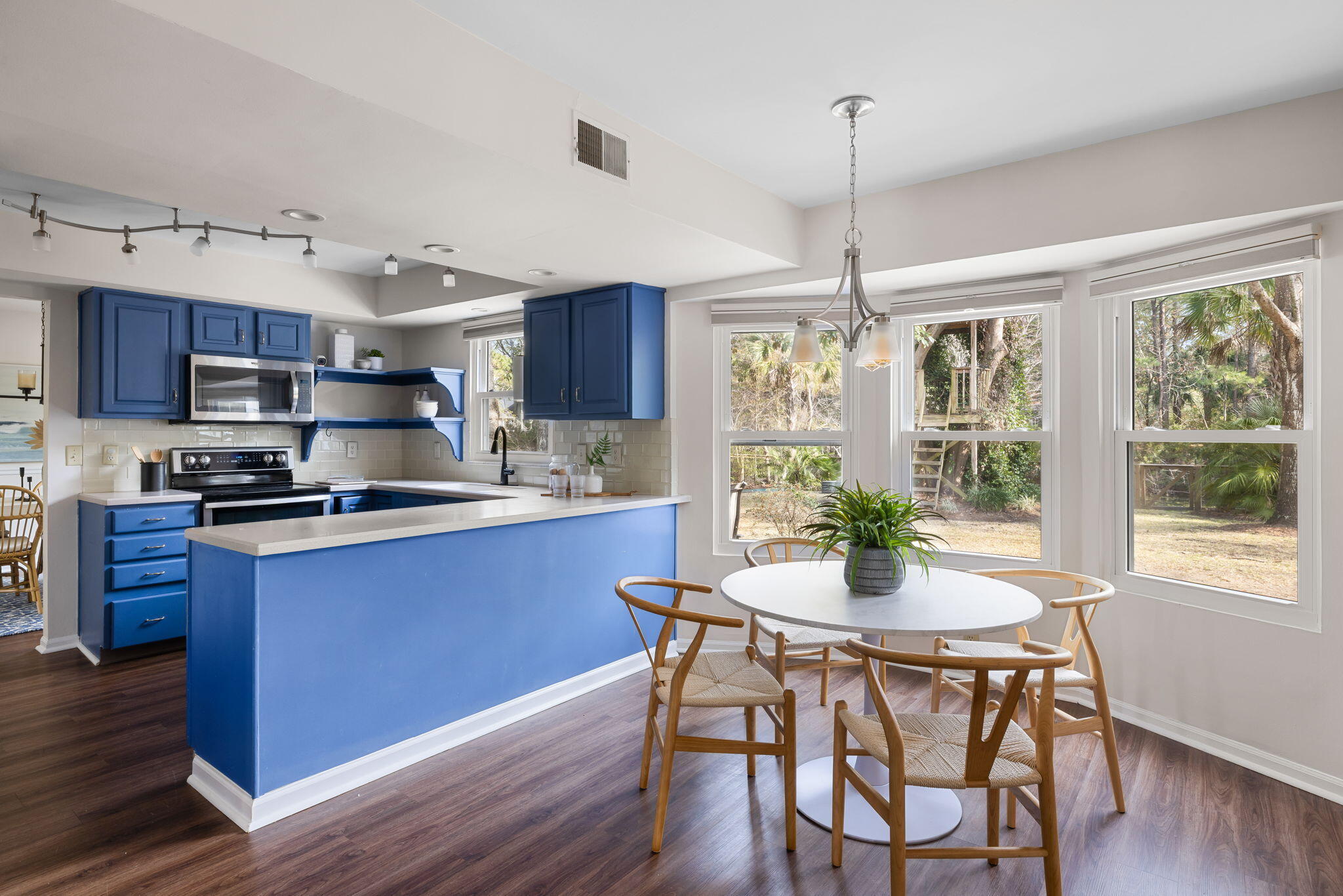 1490 Diamond Boulevard