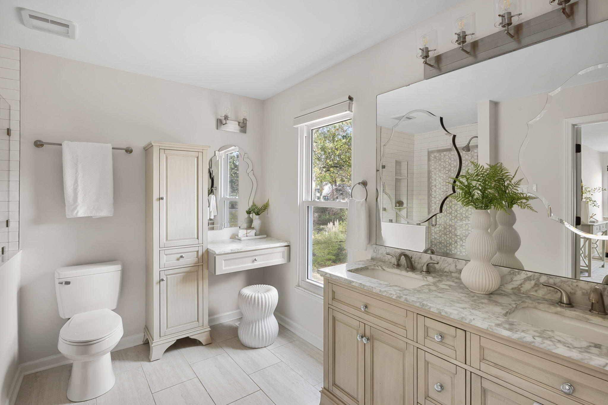 1490 Diamond Boulevard