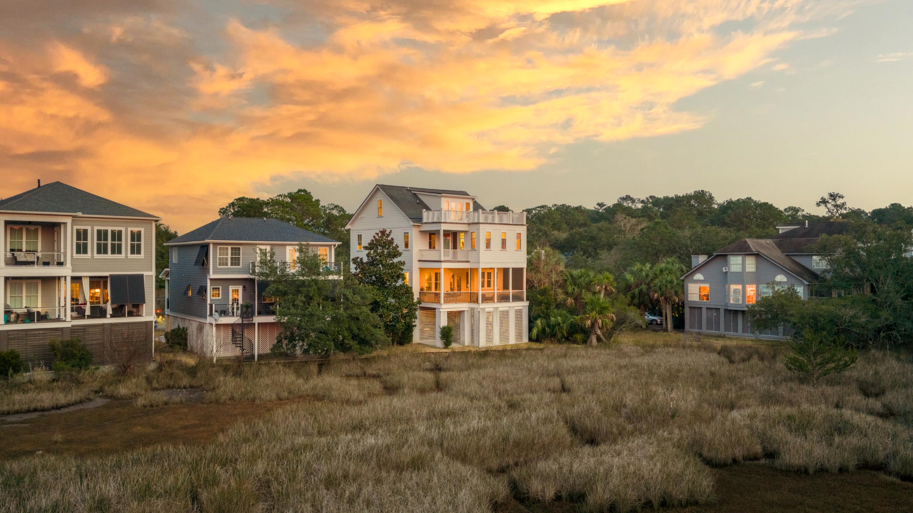 1499 Palmcrest Dr Drive