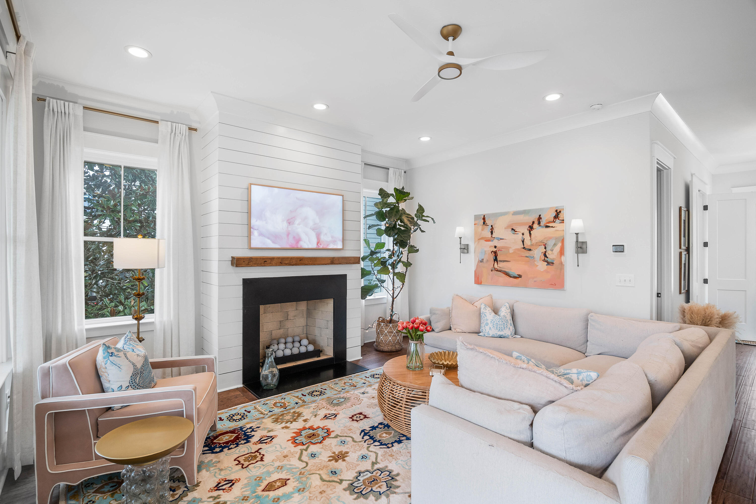 1499 Palmcrest Dr Drive