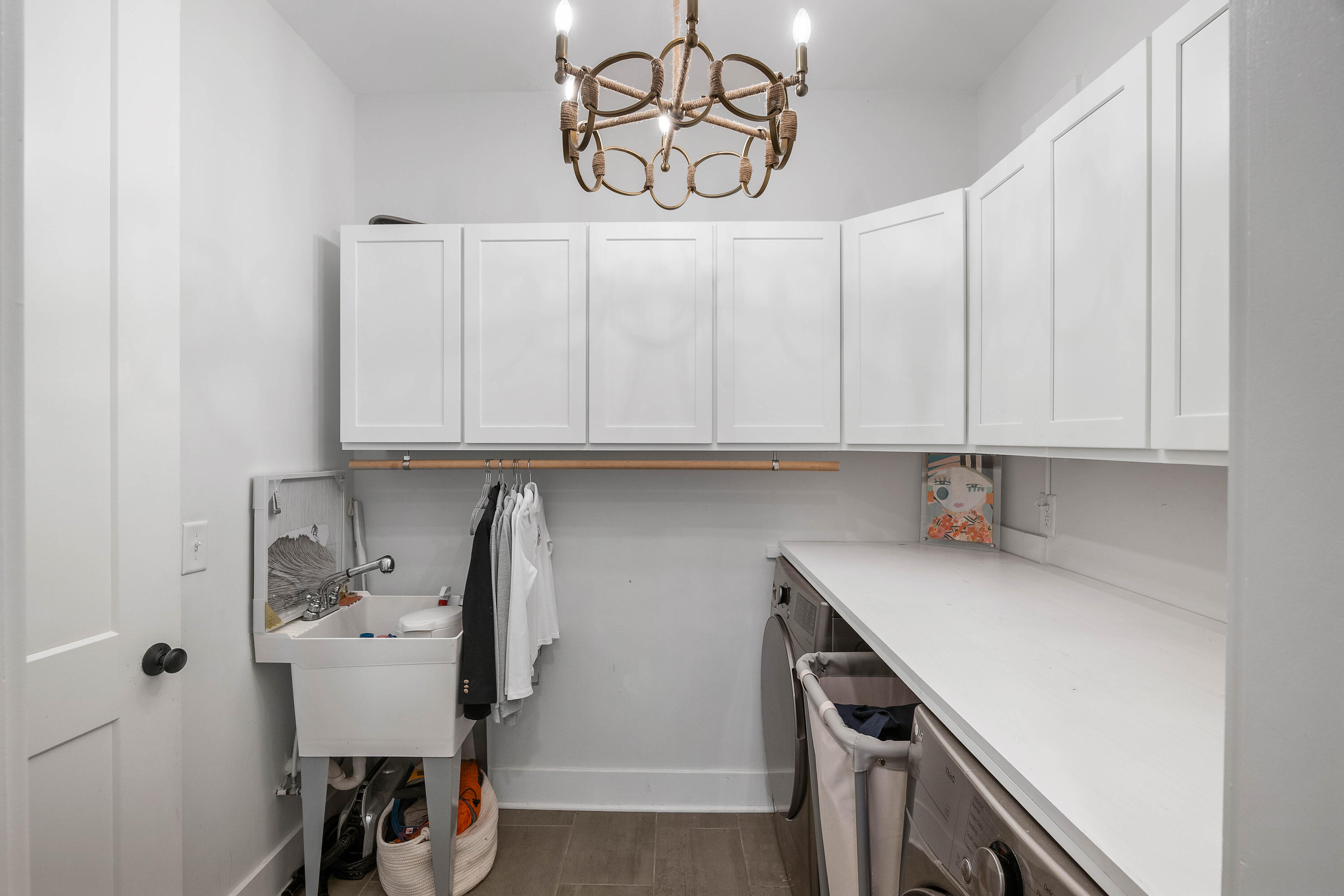 1499 Palmcrest Dr Drive