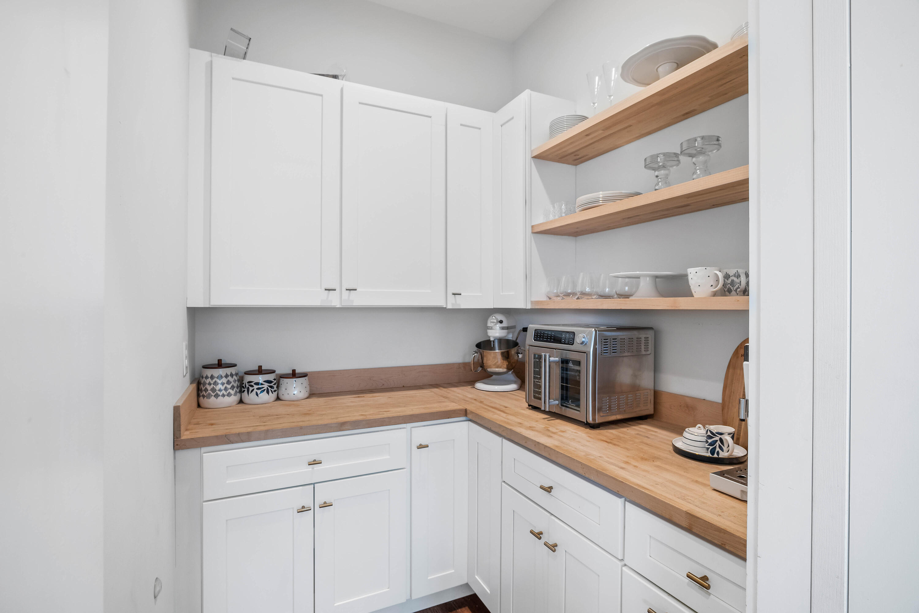 1499 Palmcrest Dr Drive