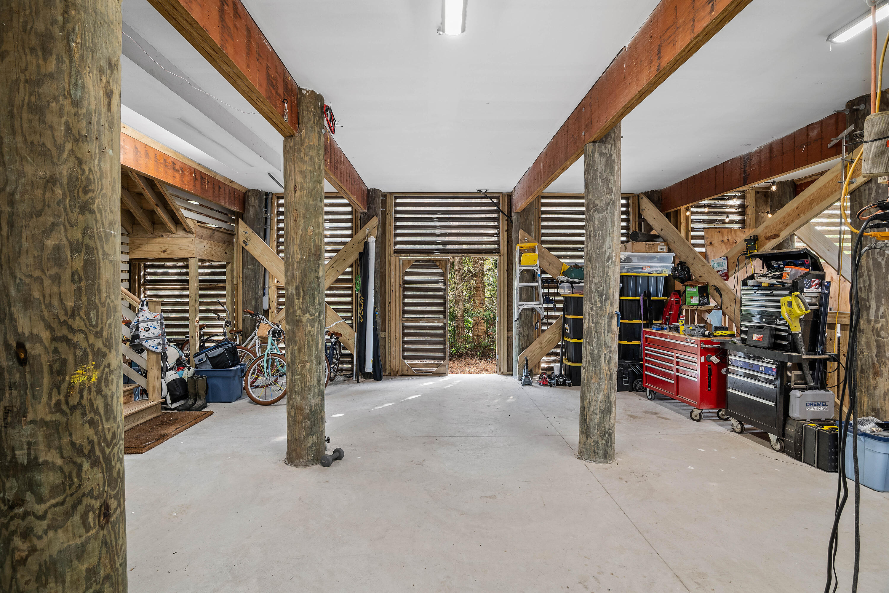 1499 Palmcrest Dr Drive