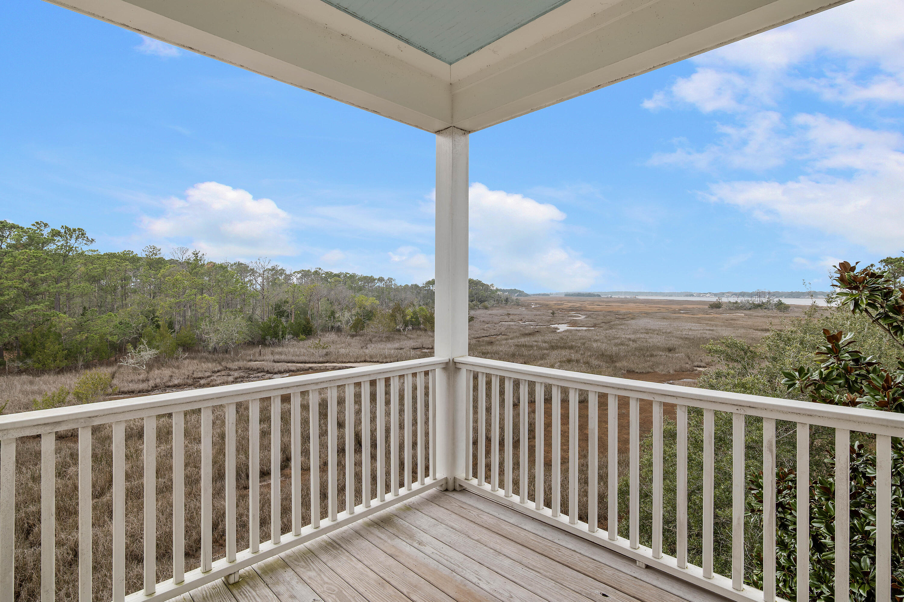 1499 Palmcrest Dr Drive