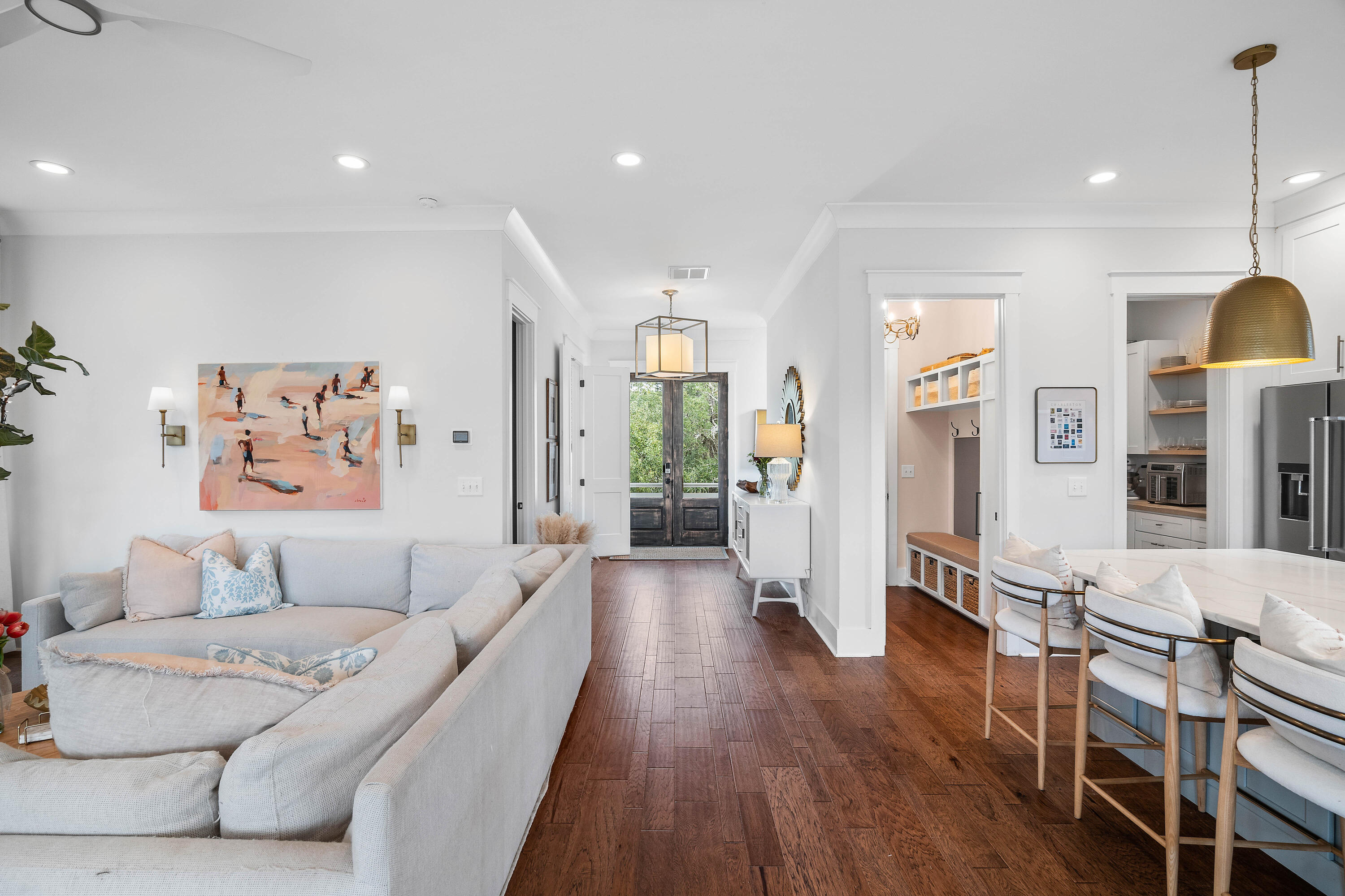 1499 Palmcrest Dr Drive