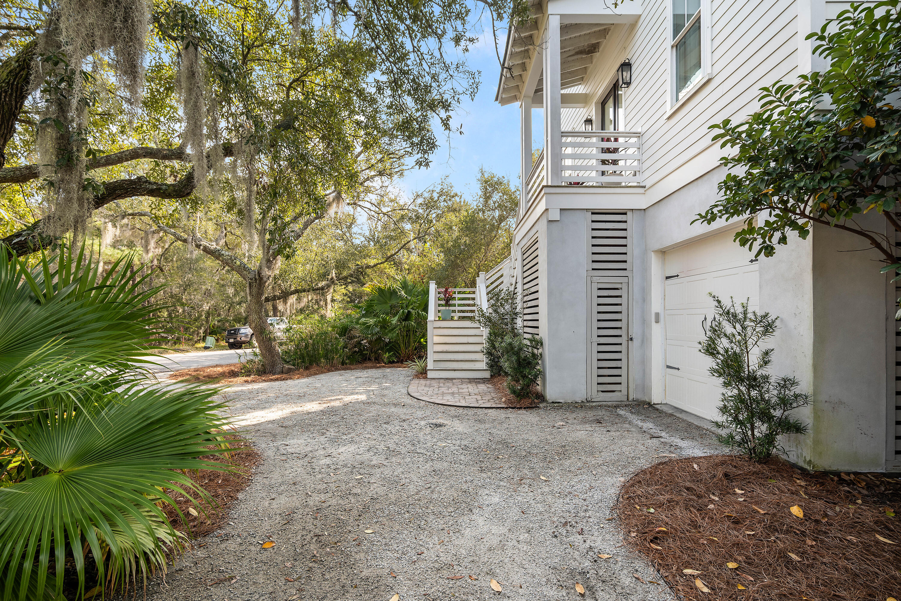 1499 Palmcrest Dr Drive