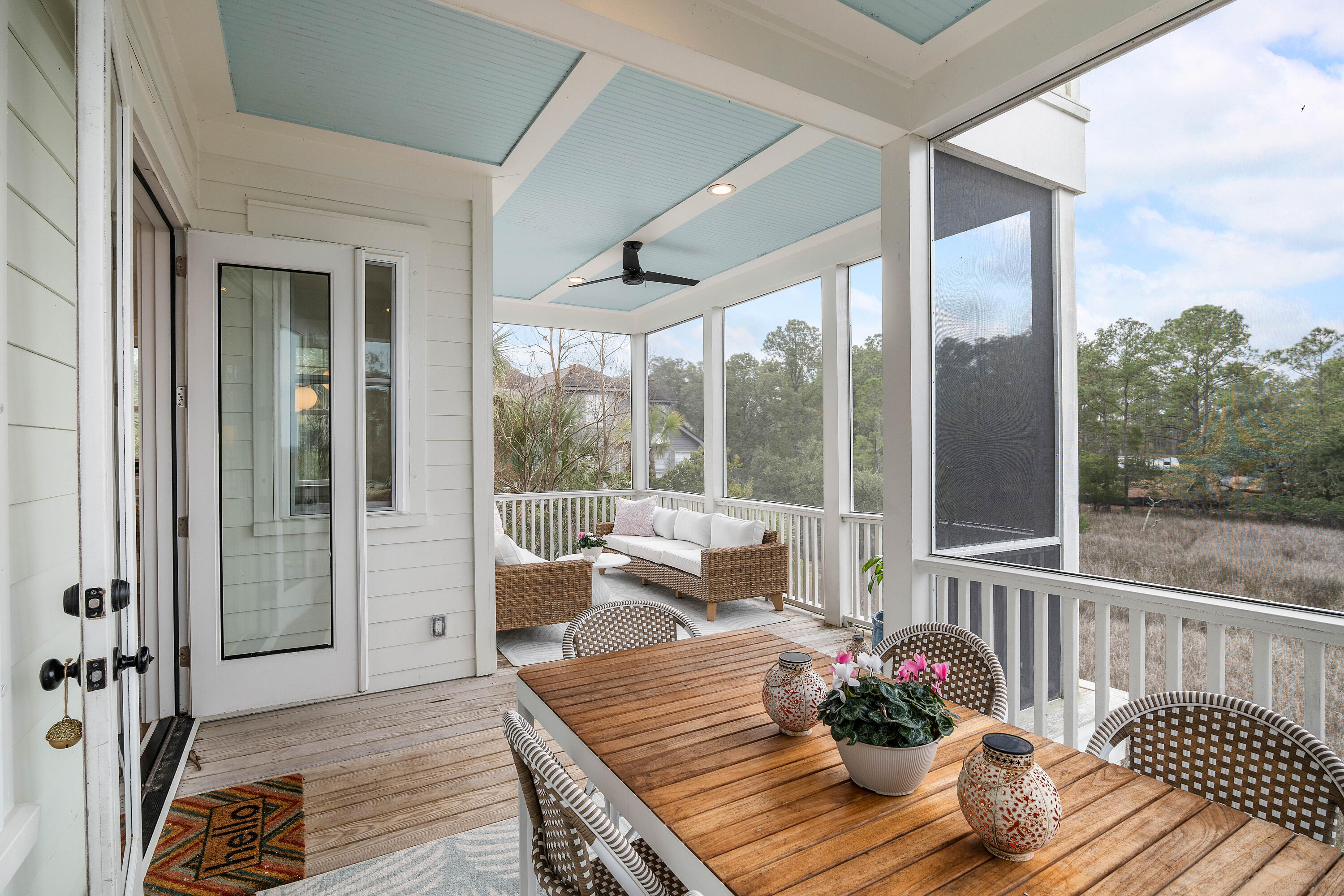 1499 Palmcrest Dr Drive