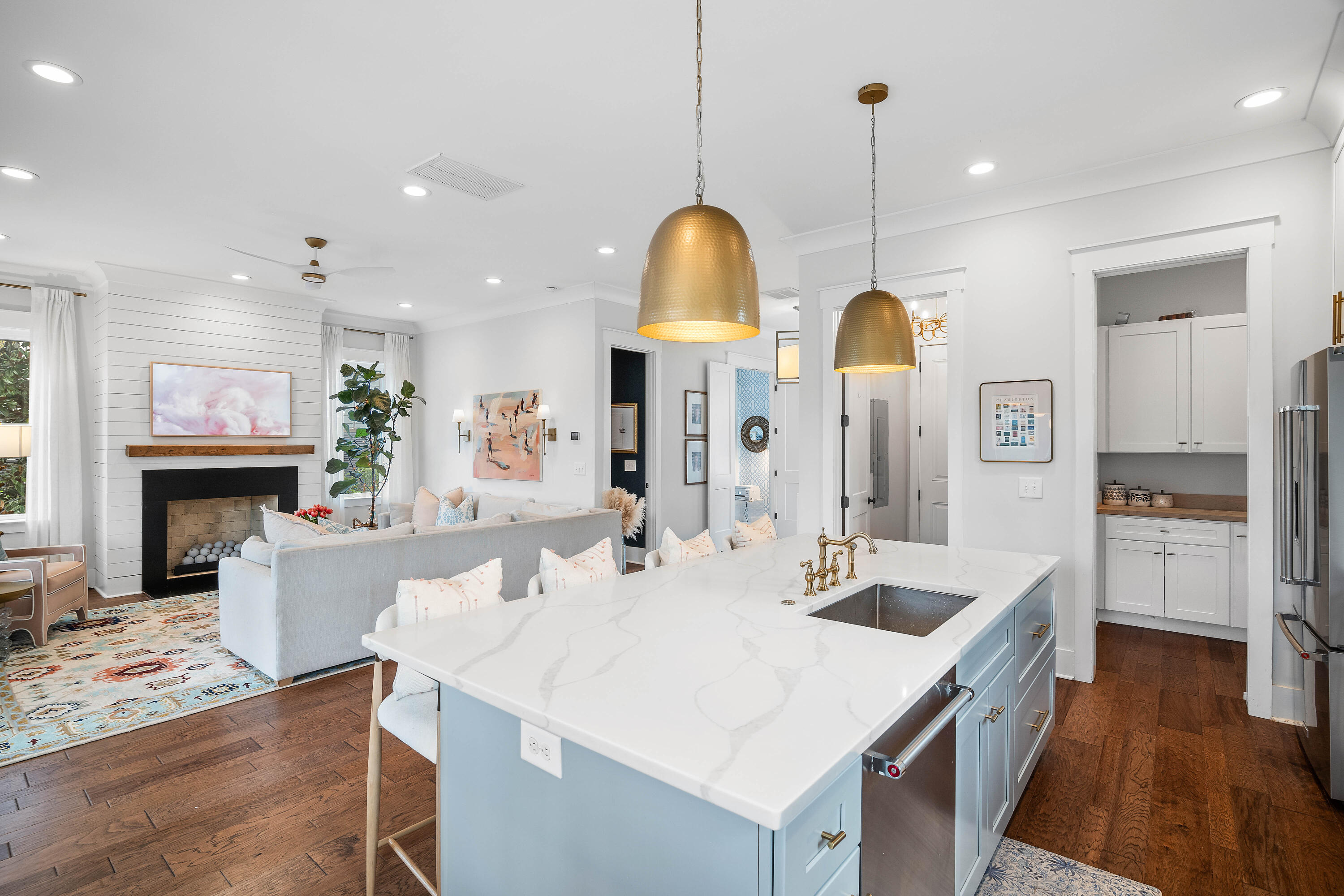 1499 Palmcrest Dr Drive