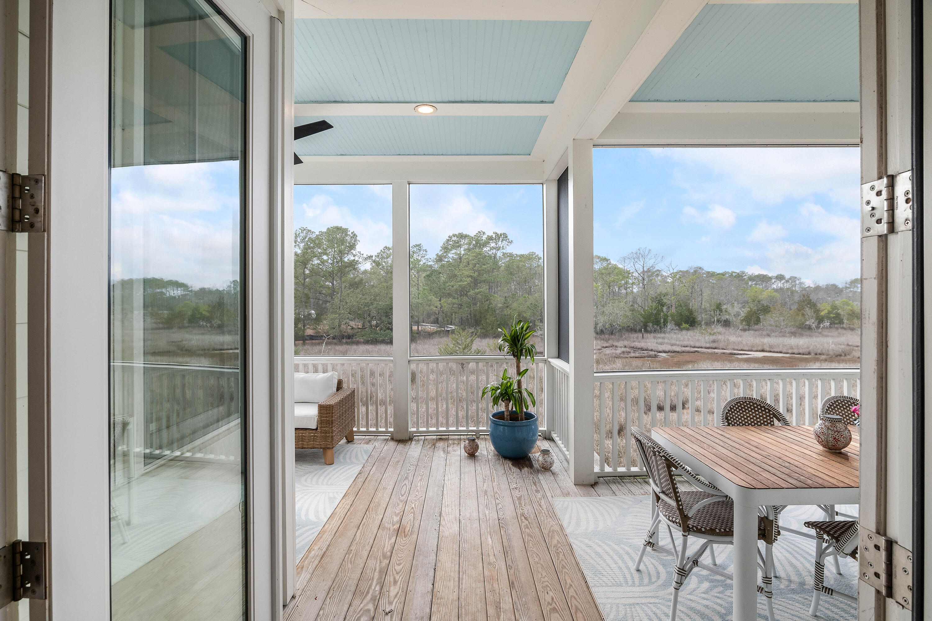 1499 Palmcrest Dr Drive