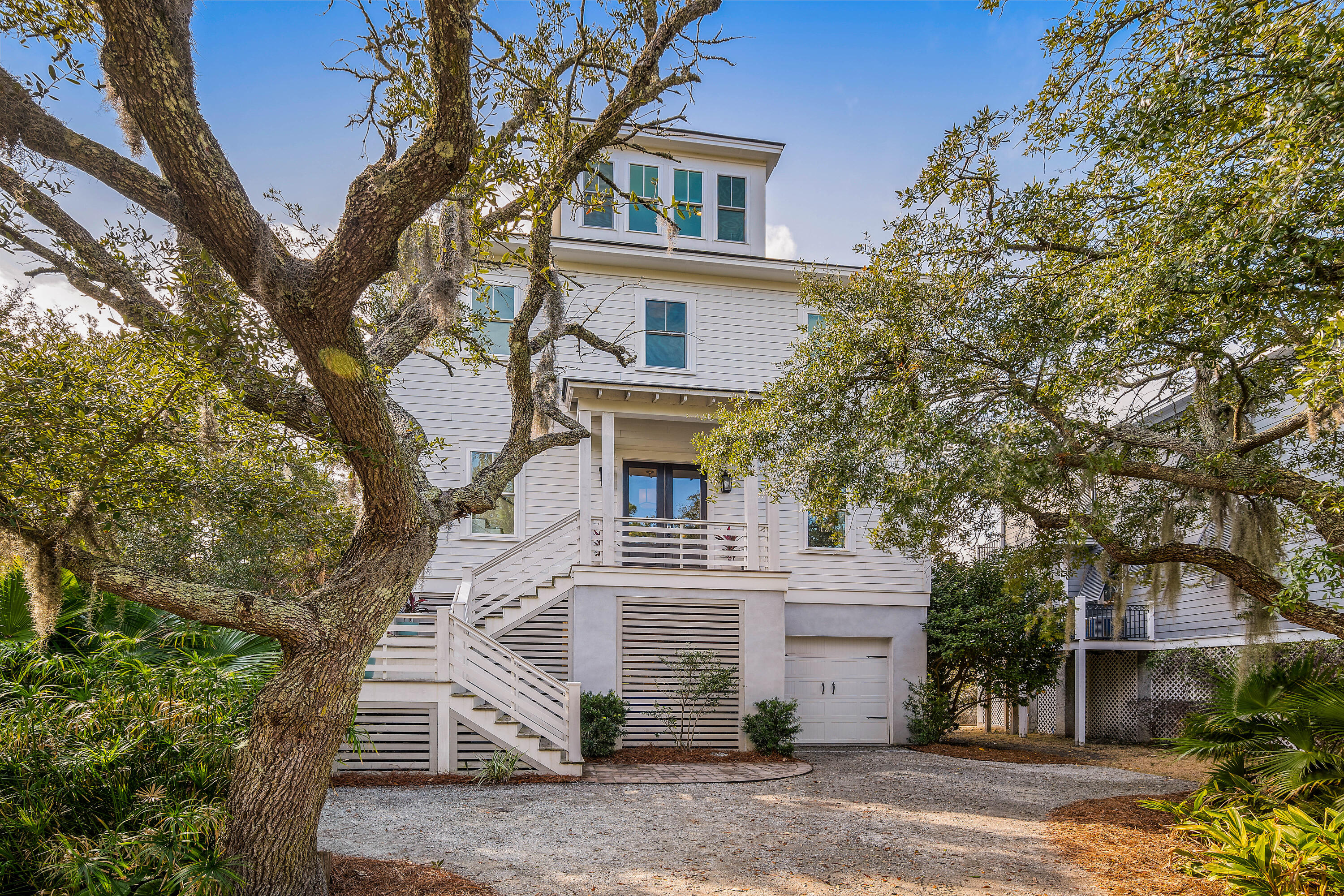 1499 Palmcrest Dr Drive