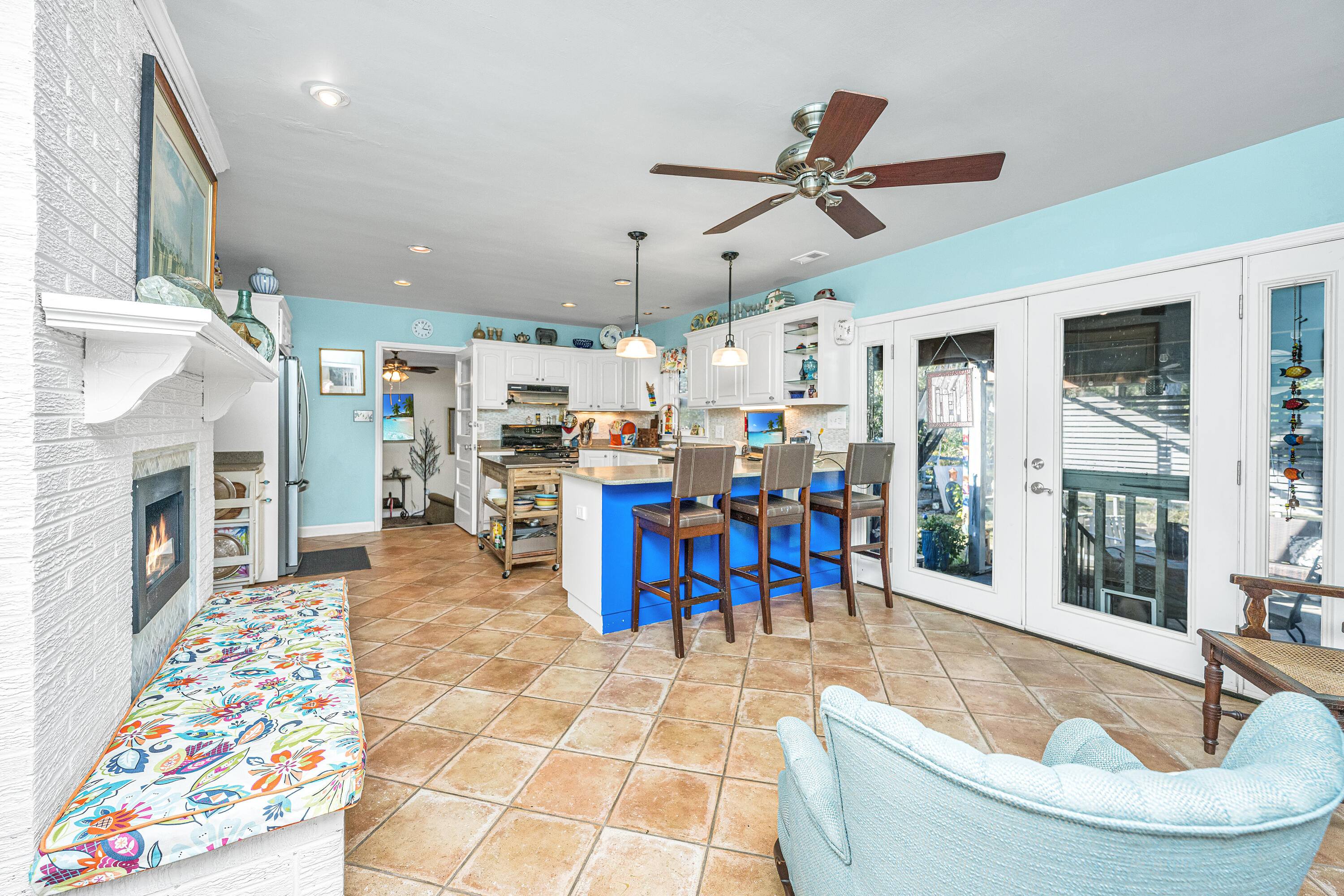 1240 Kensington Drive