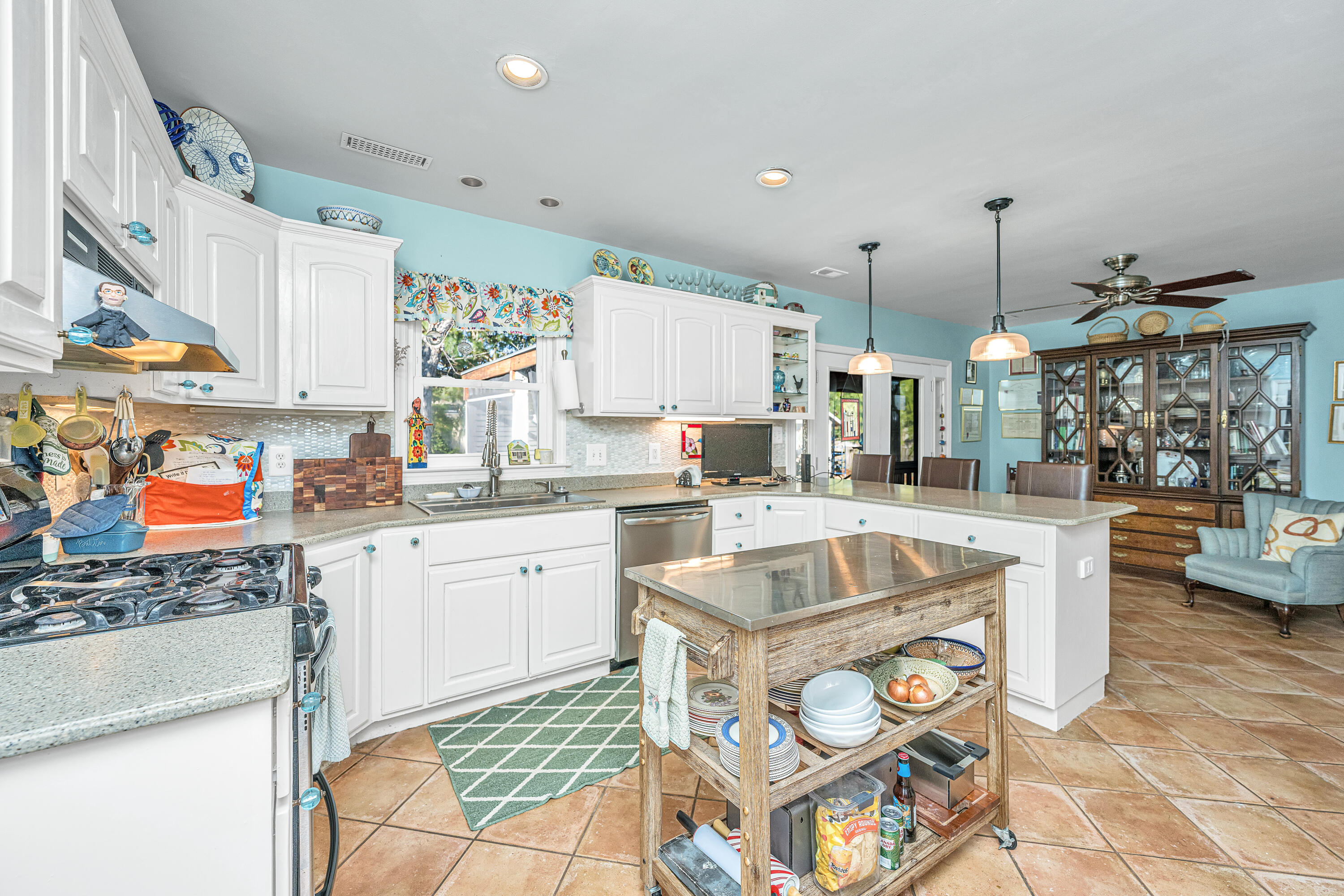 1240 Kensington Drive