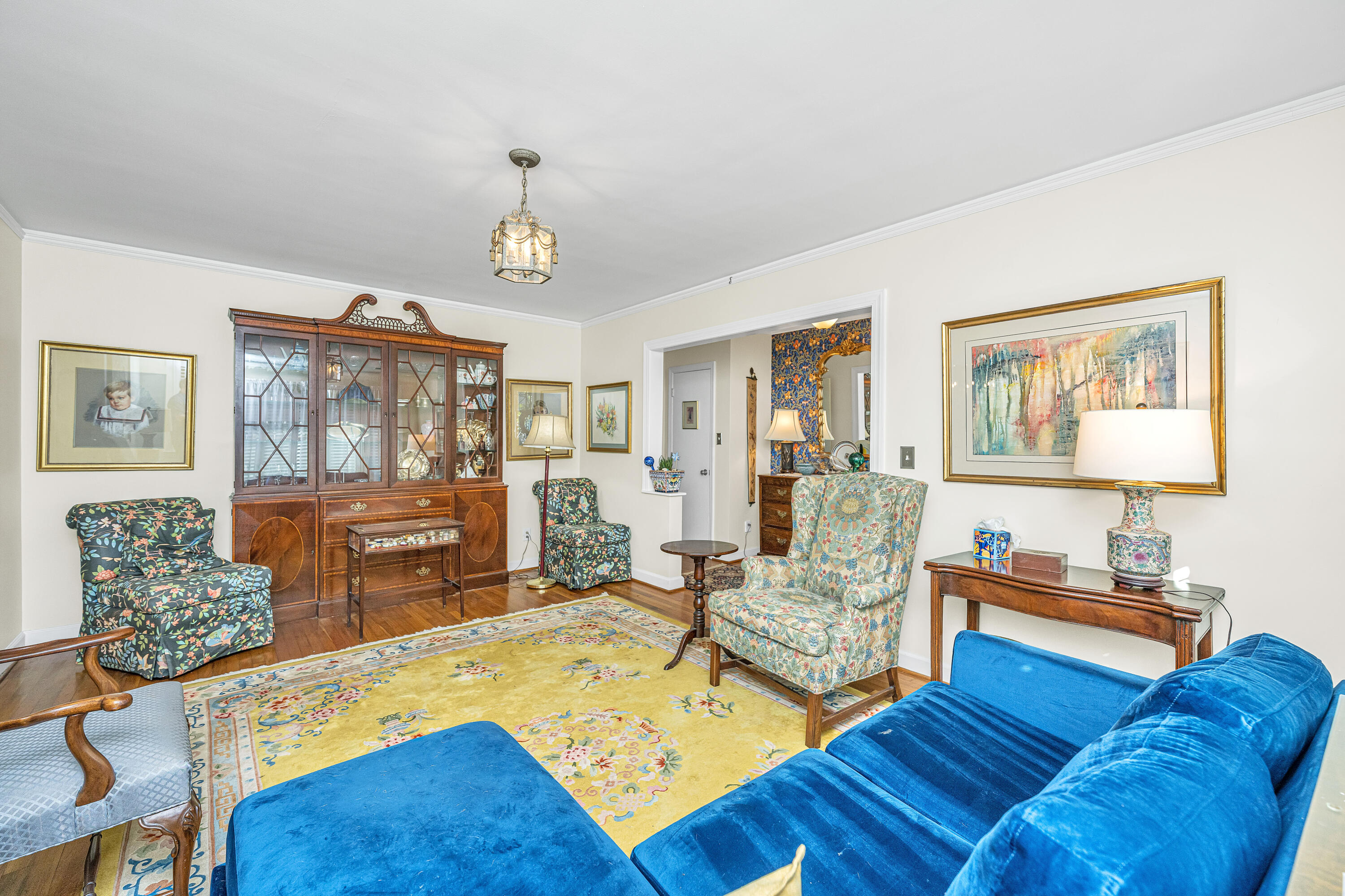 1240 Kensington Drive