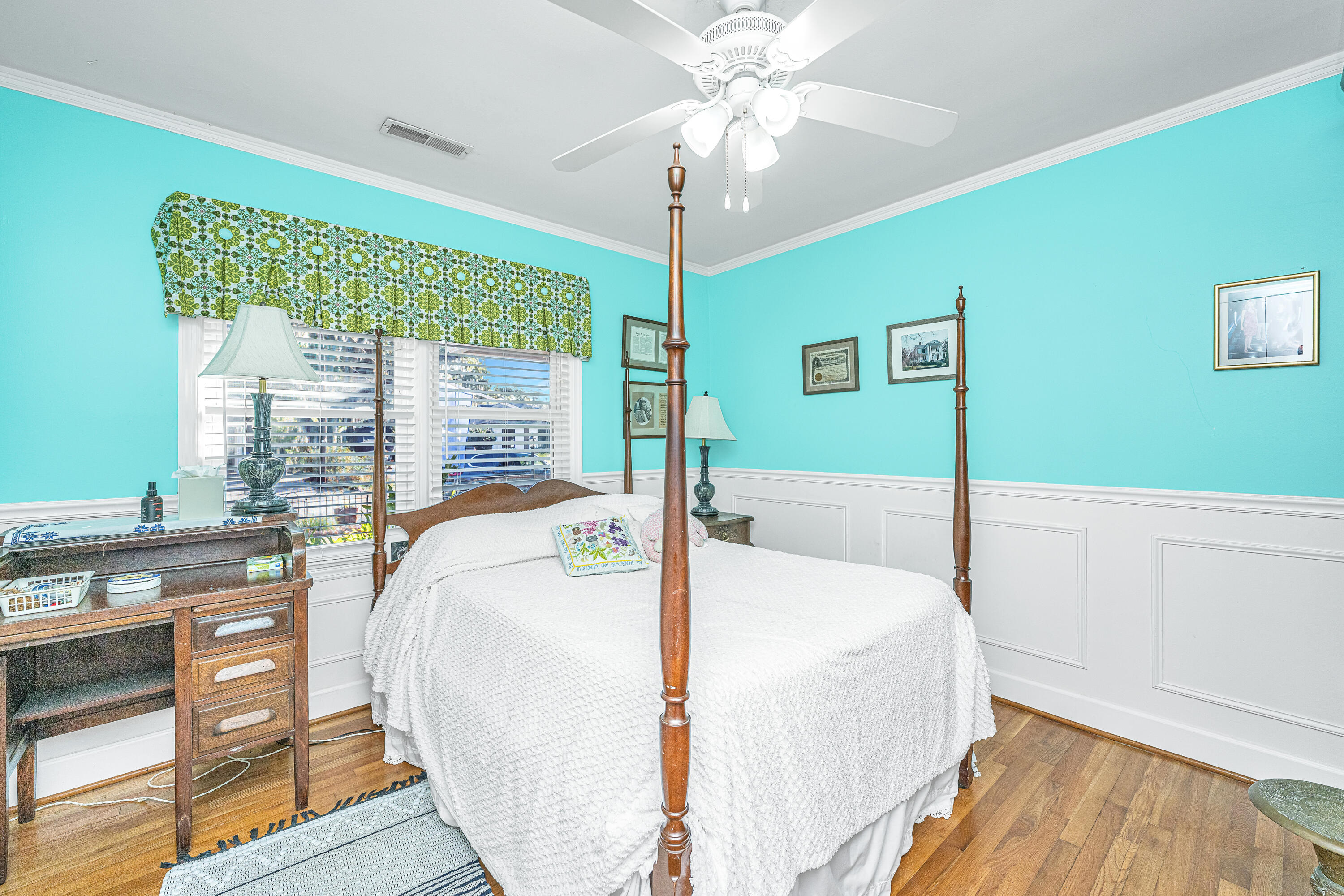 1240 Kensington Drive