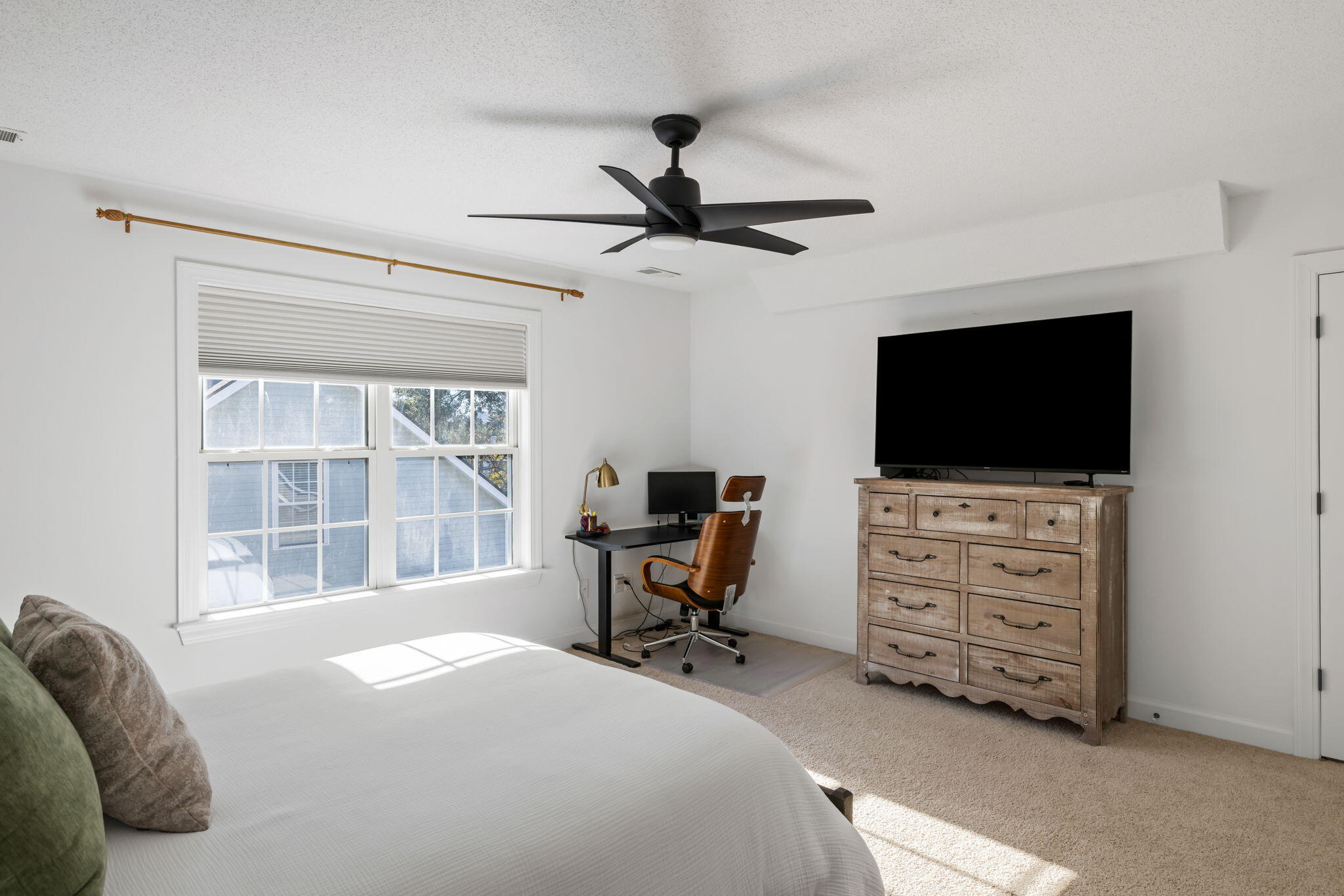 100 Oyster Point Row