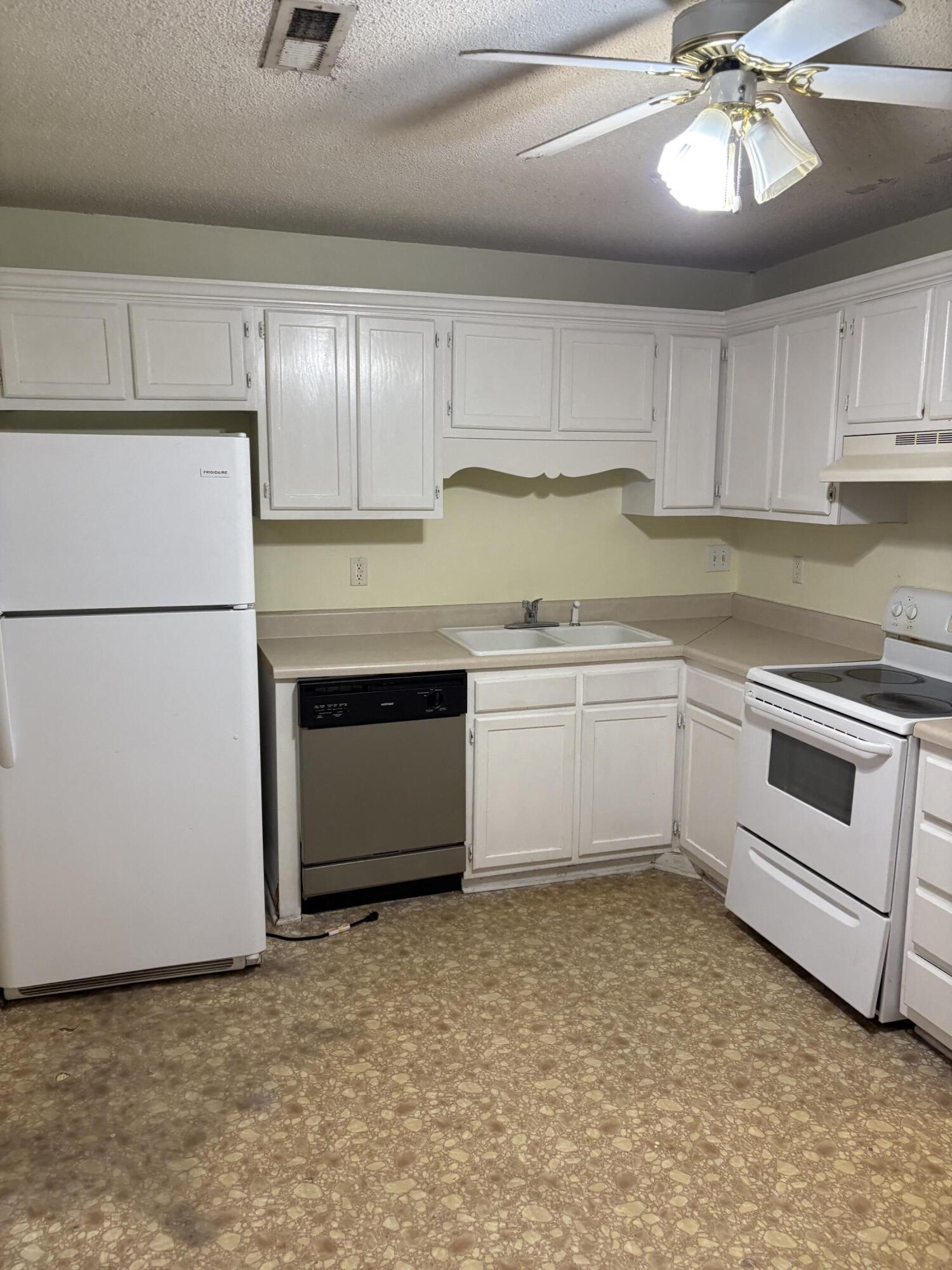 1925 Tropicana Road # F Unit: 7-F