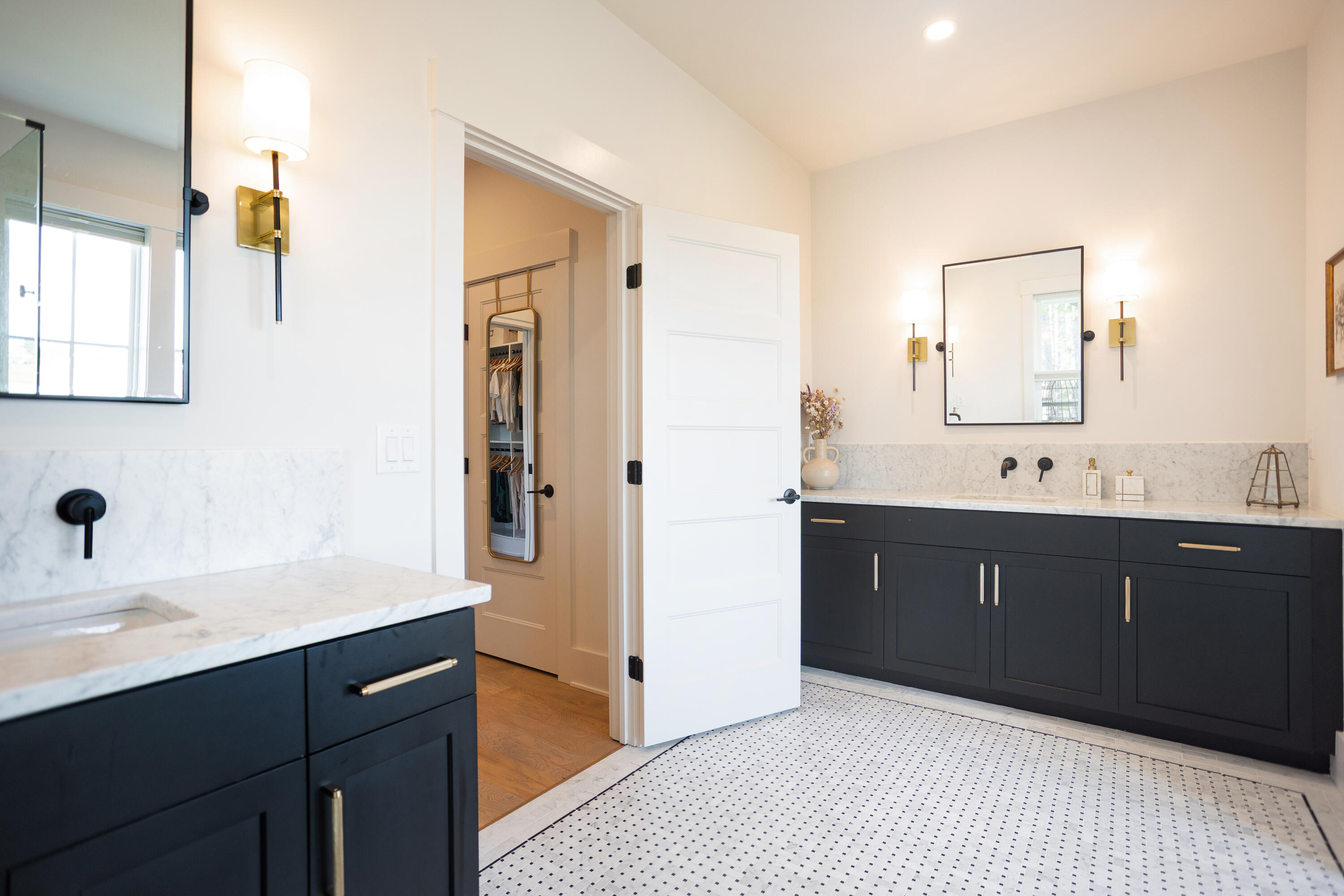 1544 John Fenwick Lane