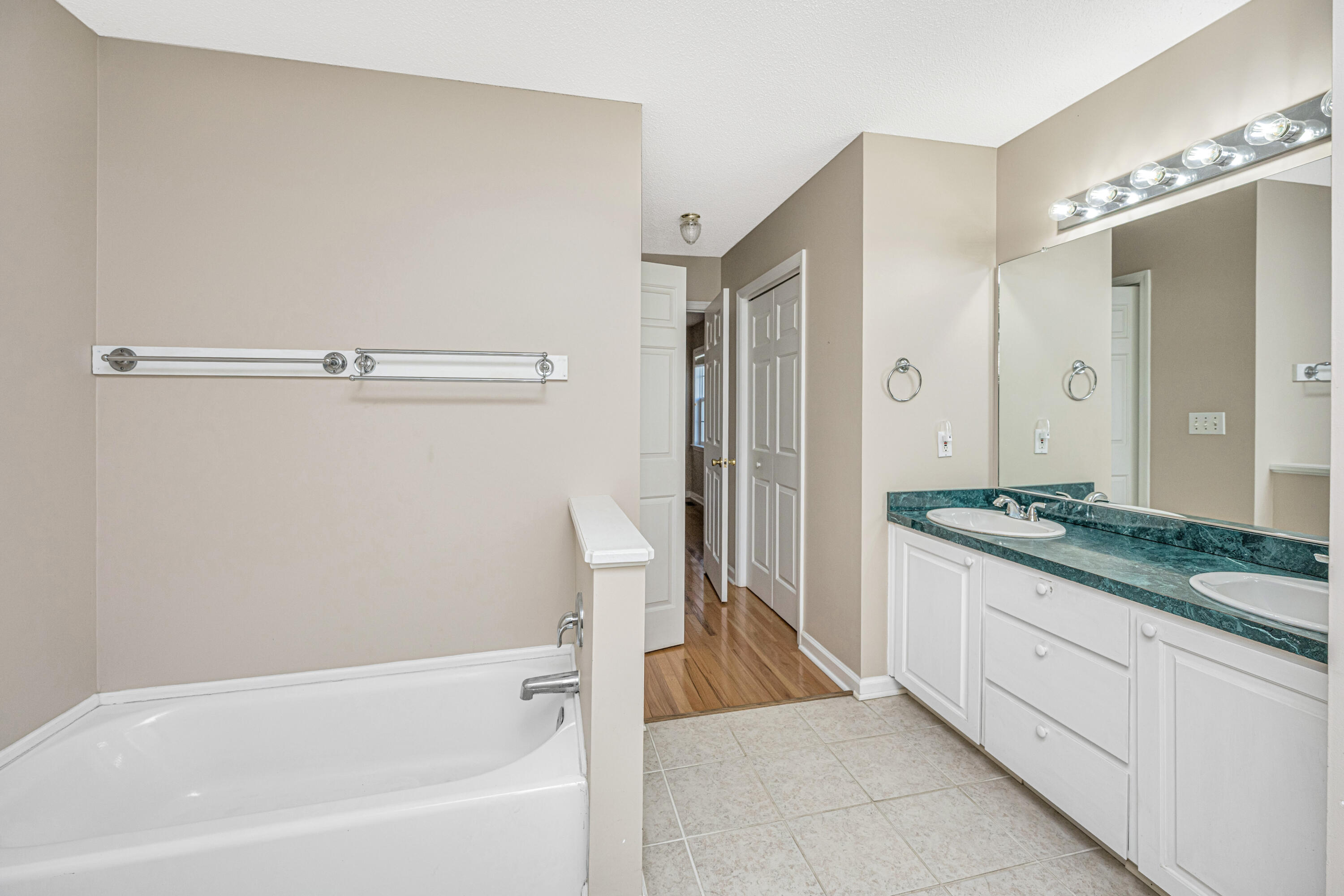 46 Battery Park Road