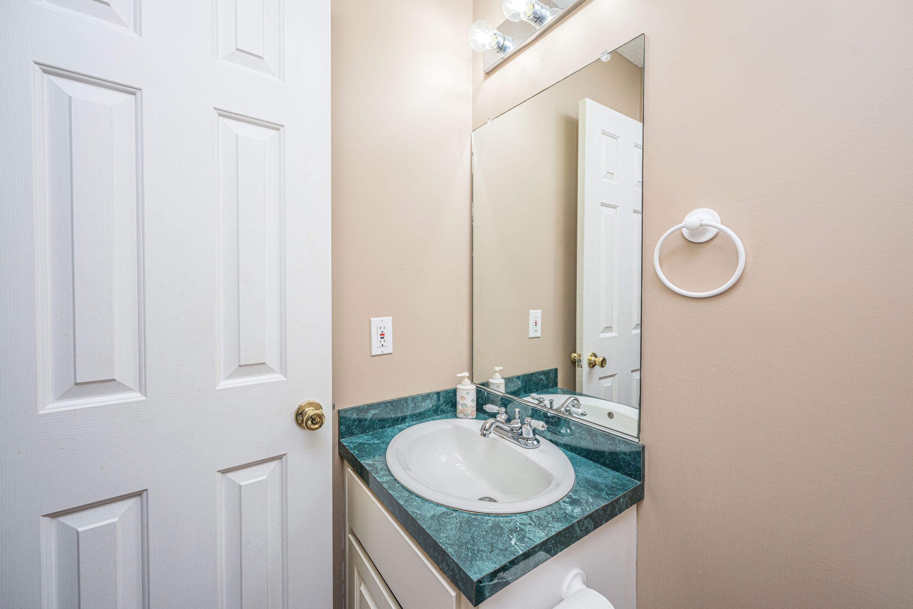 46 Battery Park Road