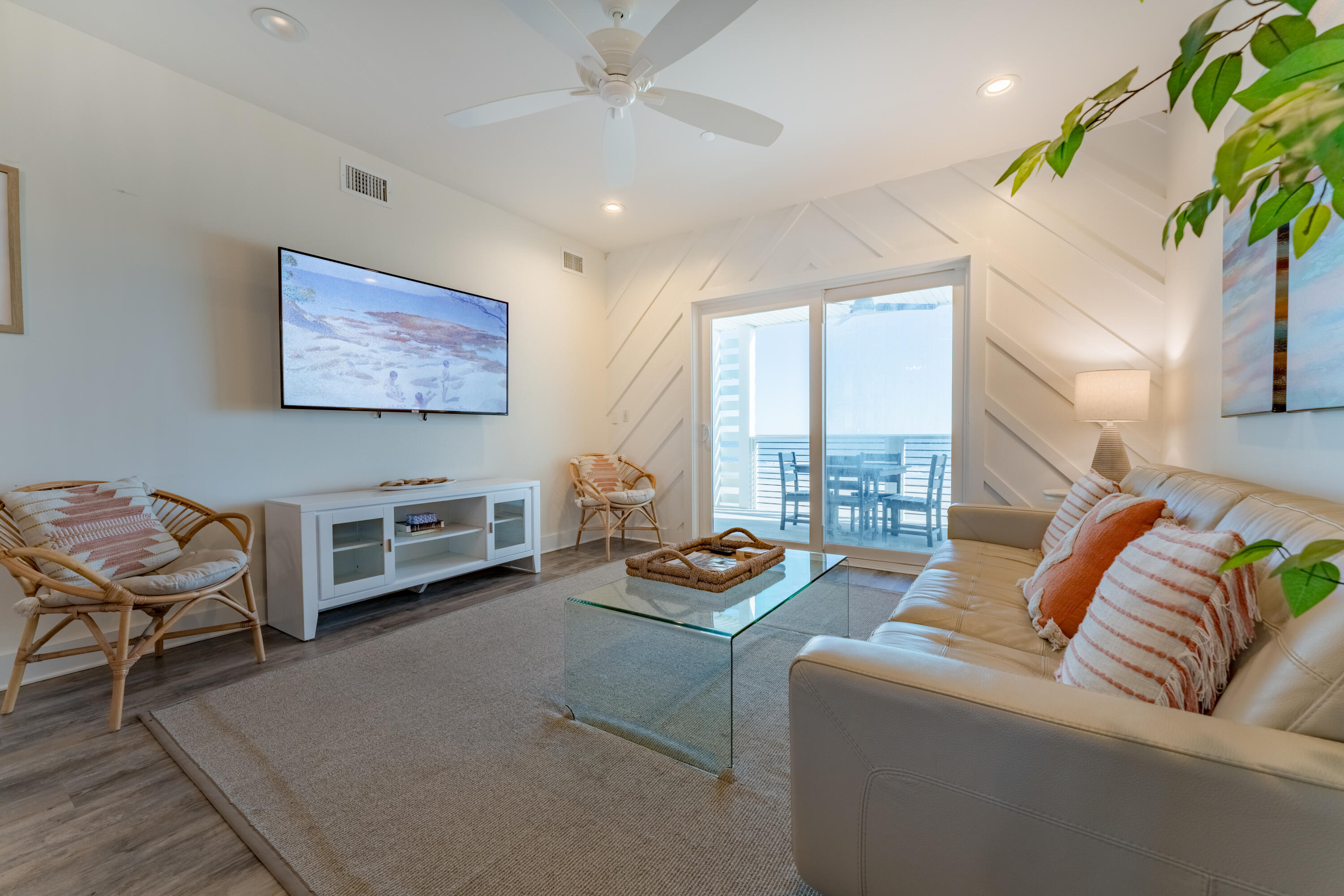 115 E Arctic Avenue # 2b