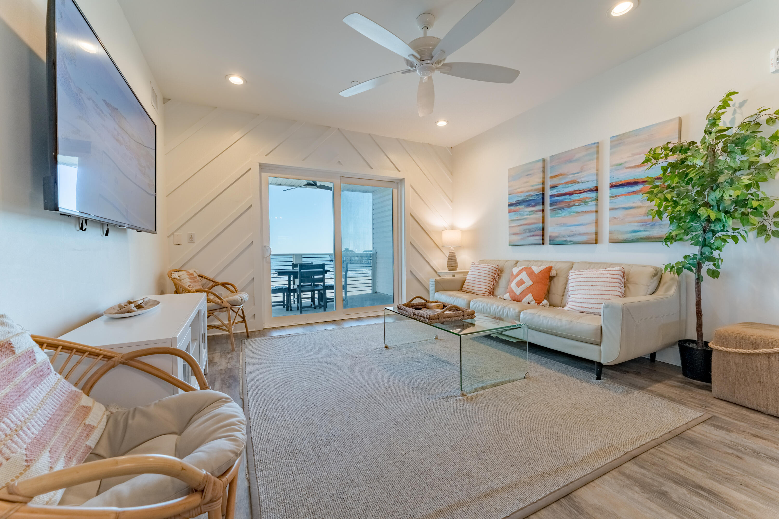 115 E Arctic Avenue # 2b