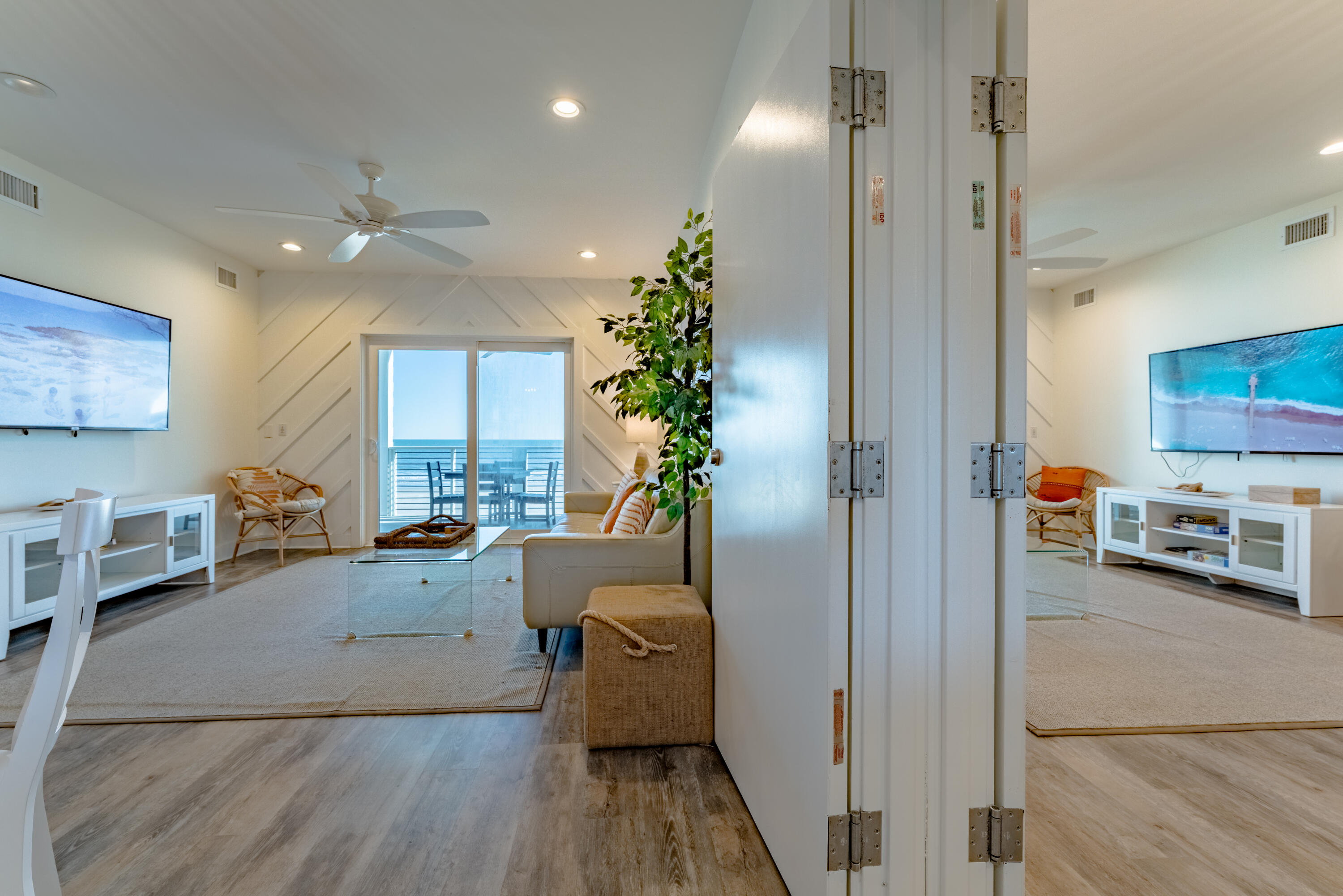 115 E Arctic Avenue # 2b