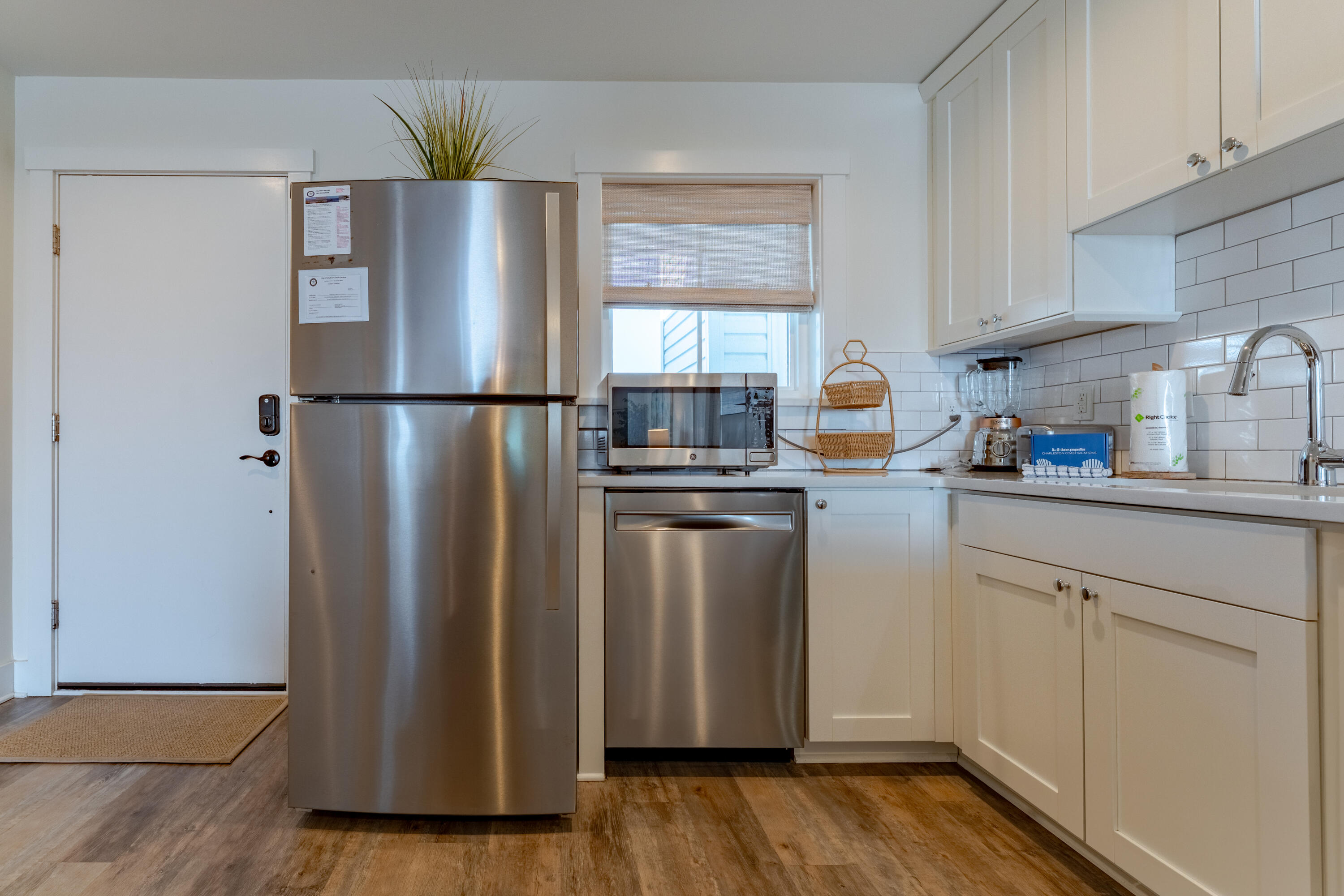 115 E Arctic Avenue # 3a