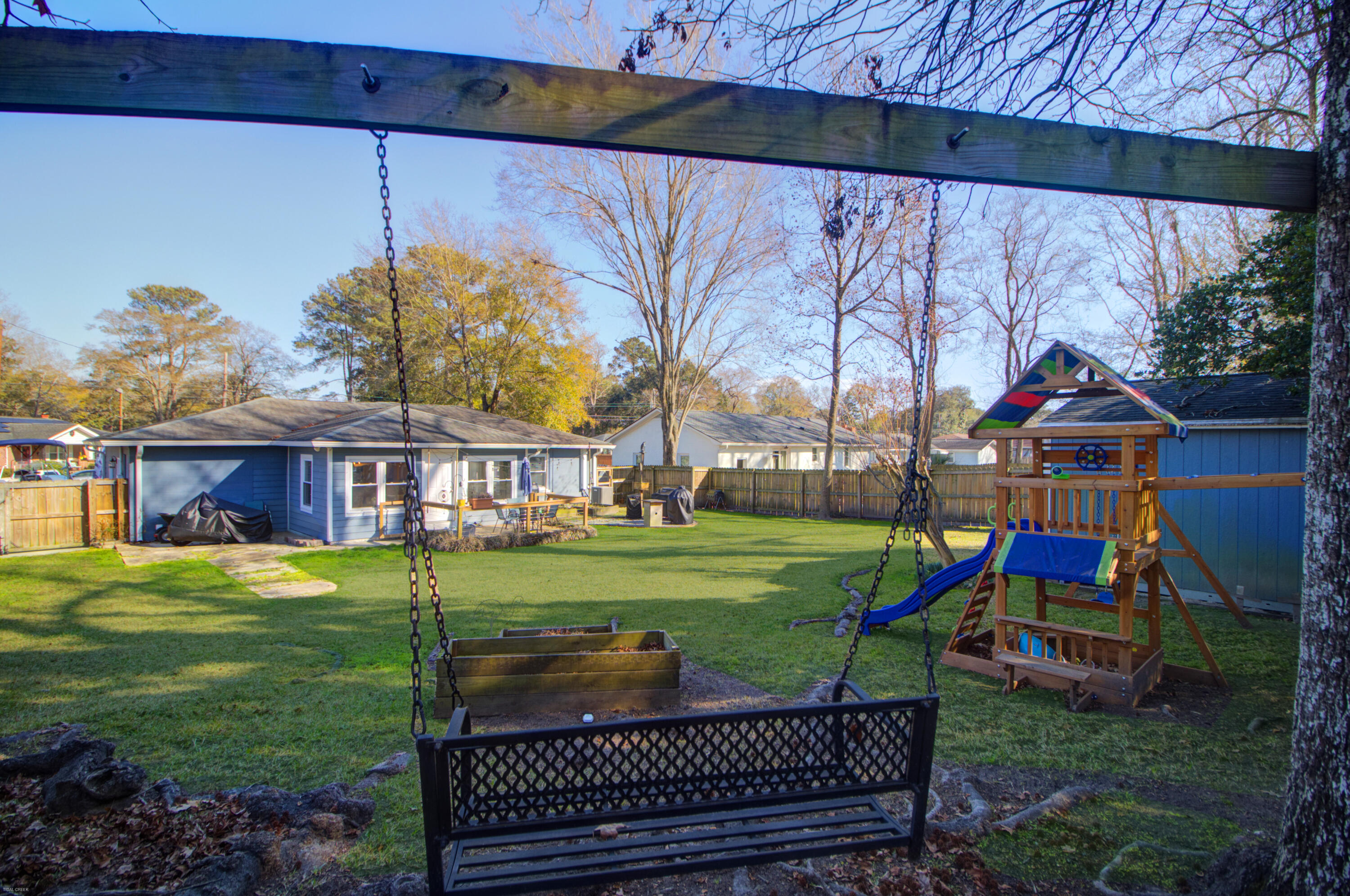 655 Wantoot Boulevard