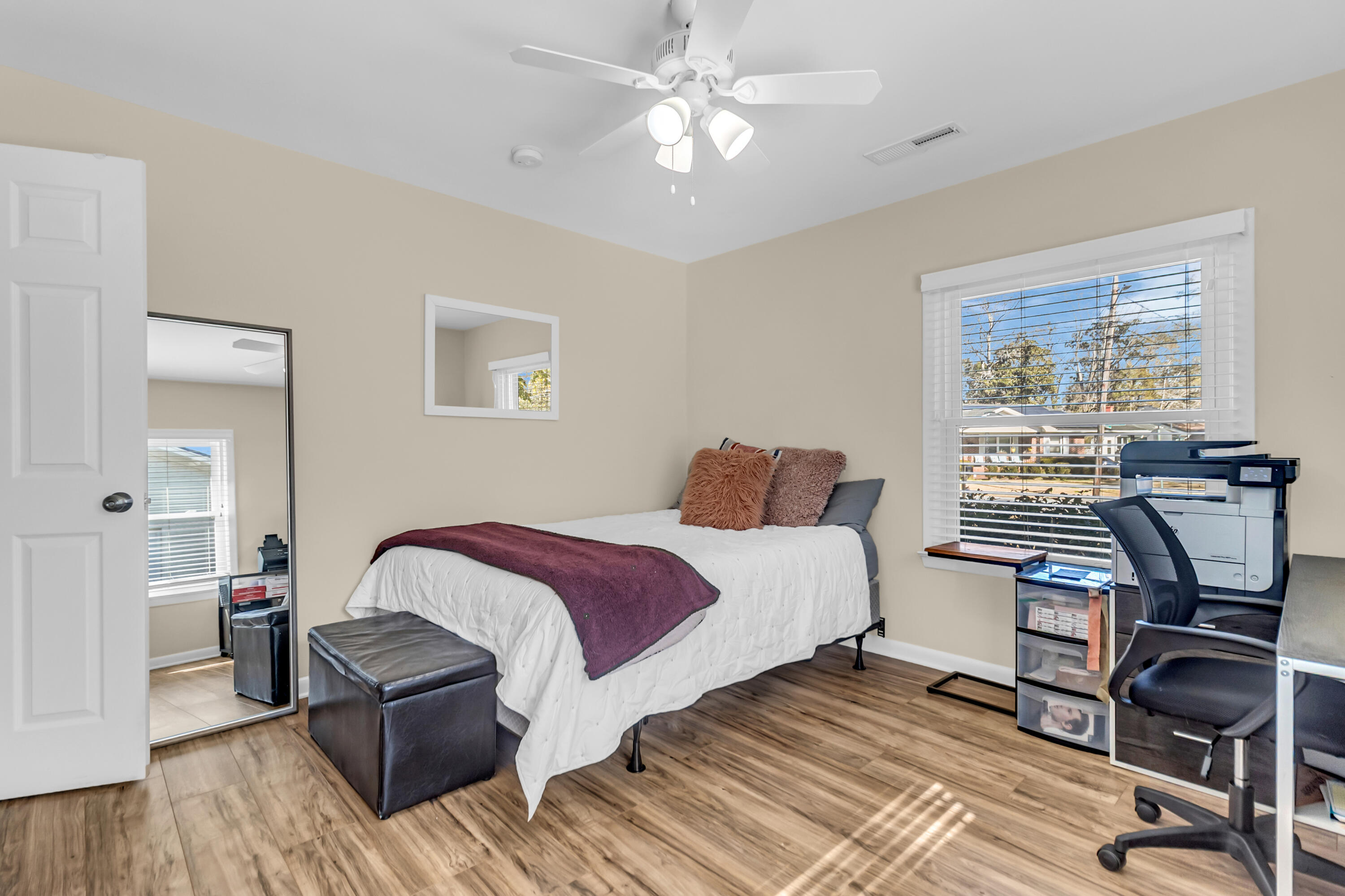 655 Wantoot Boulevard