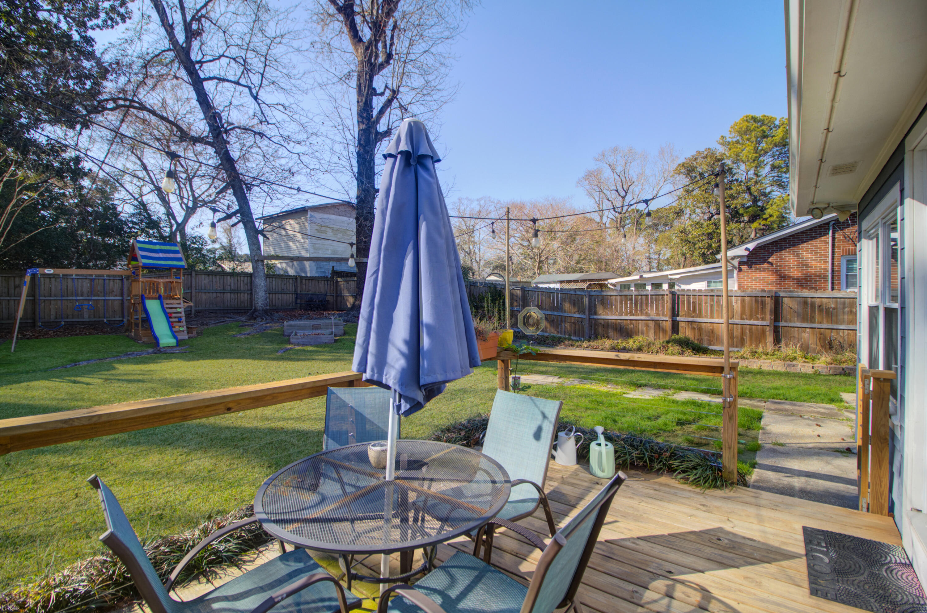 655 Wantoot Boulevard